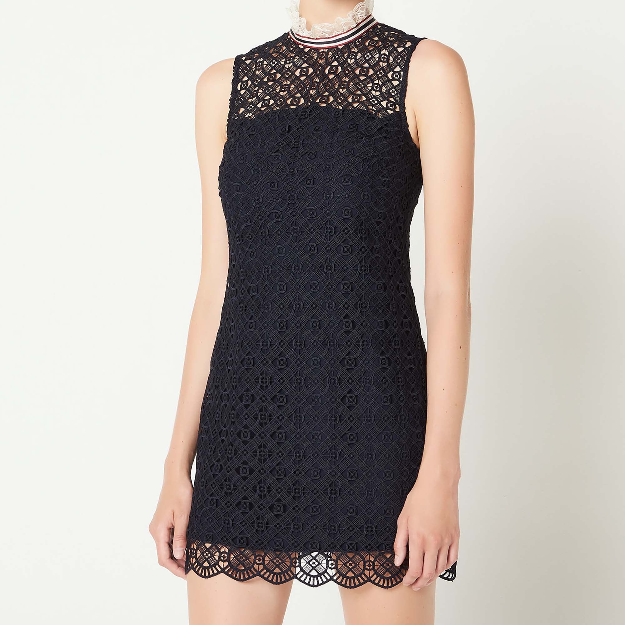 Robe en dentelle avec galon au col Sandro seconde main