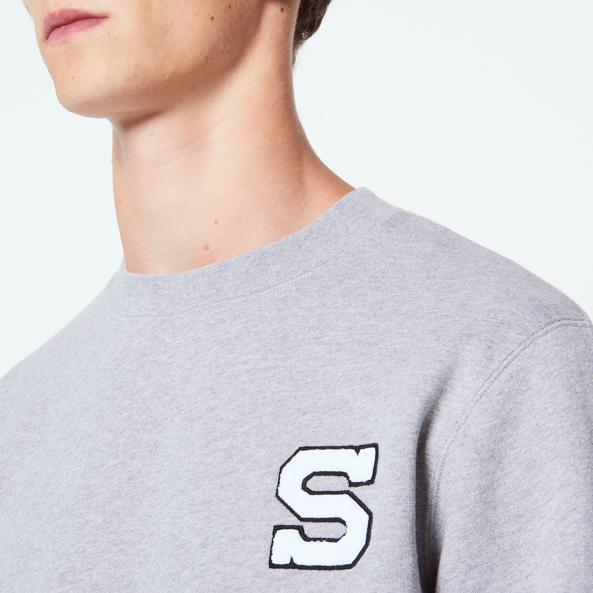 Sweatshirt avec patch Sandro seconde main