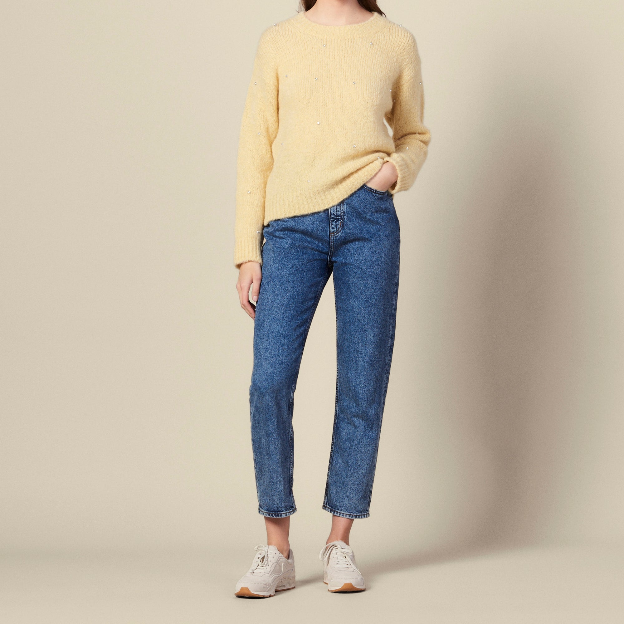 Pull col rond orné de strass Sandro seconde main