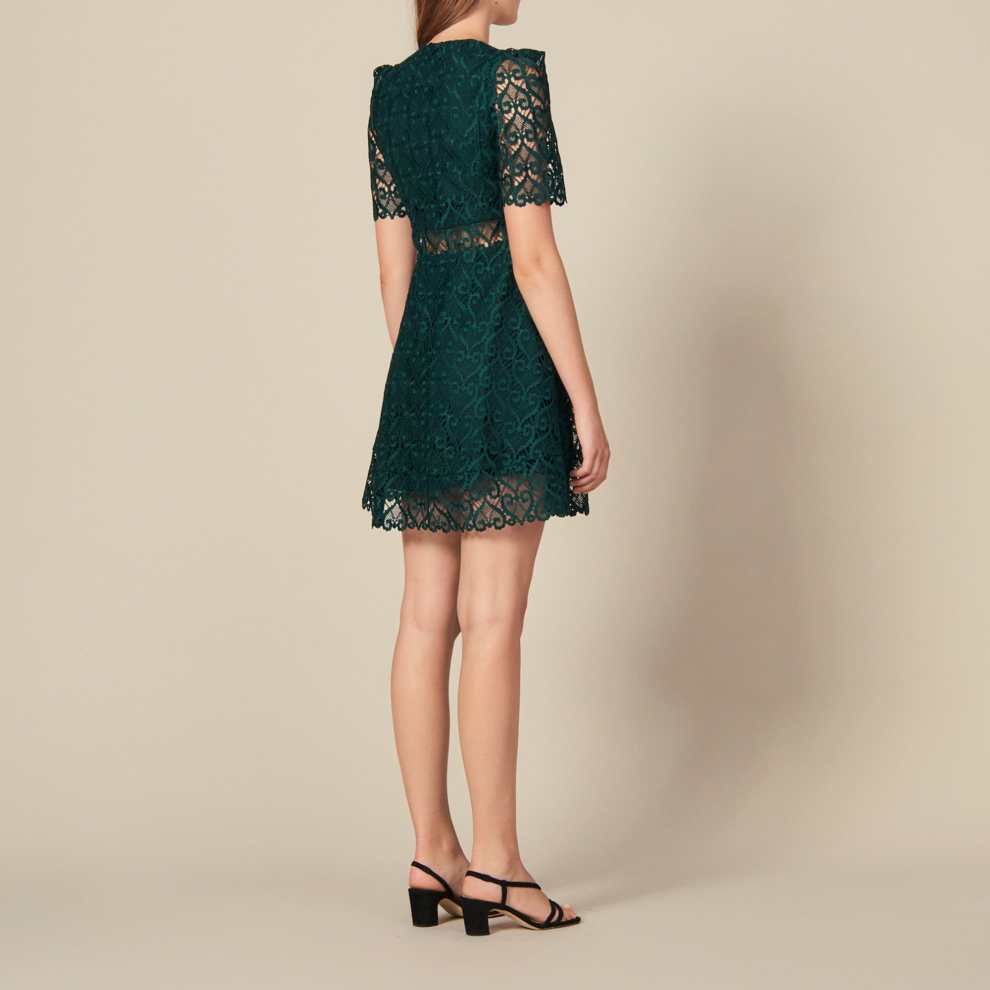 Robe courte décolleté en guipure cœur Sandro seconde main