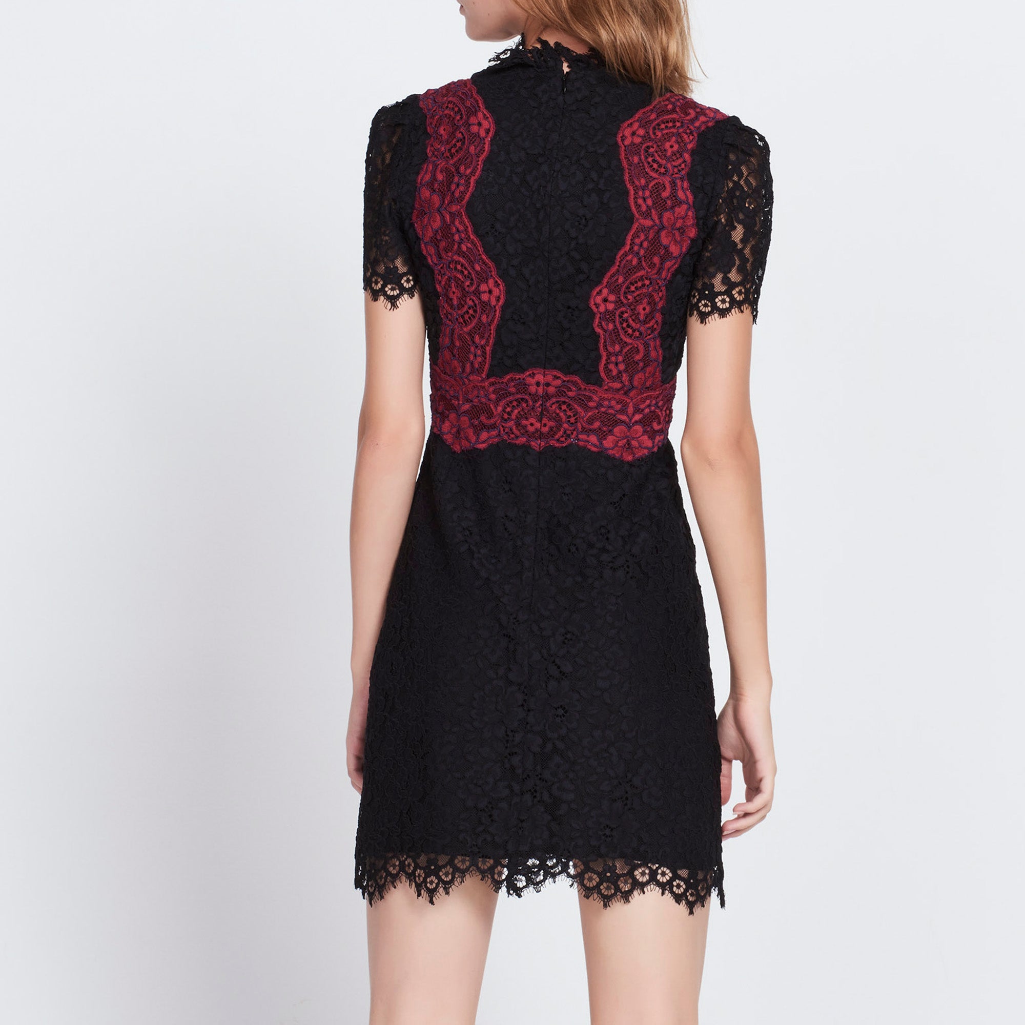Robe en dentelle avec détails rouge Sandro seconde main
