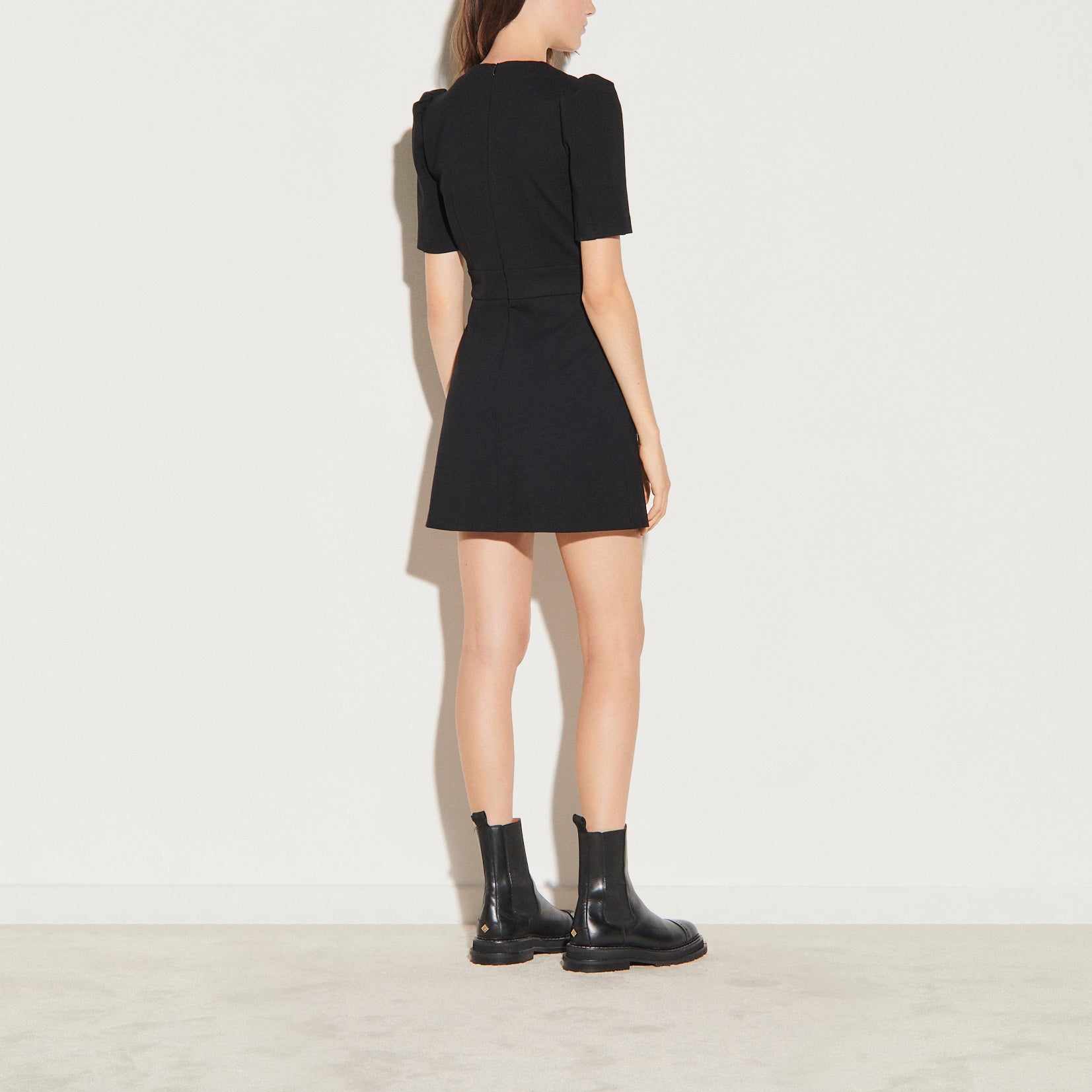 Robe courte à boucle fantaisie Sandro seconde main