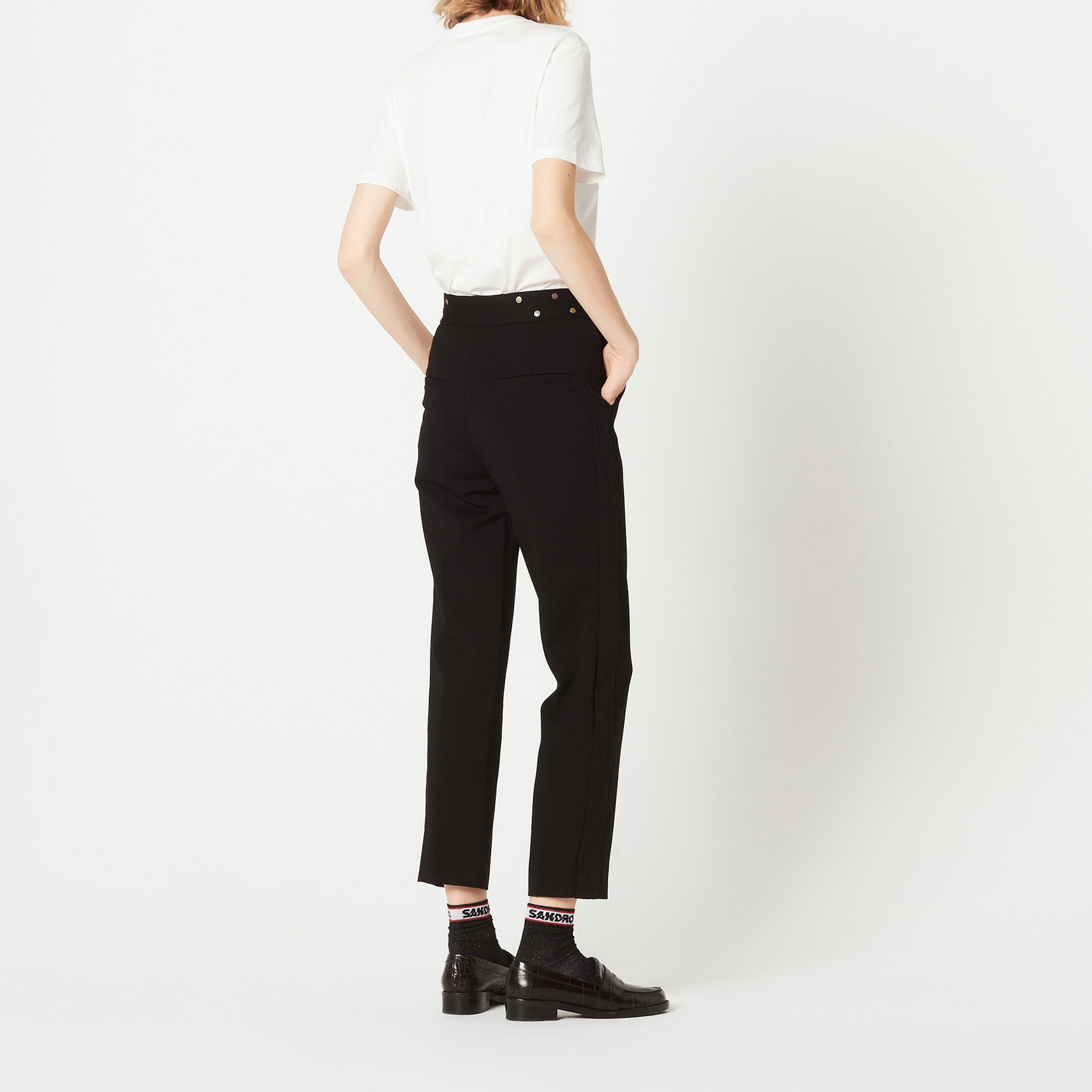 Pantalon à pinces avec studs à la taille Sandro seconde main