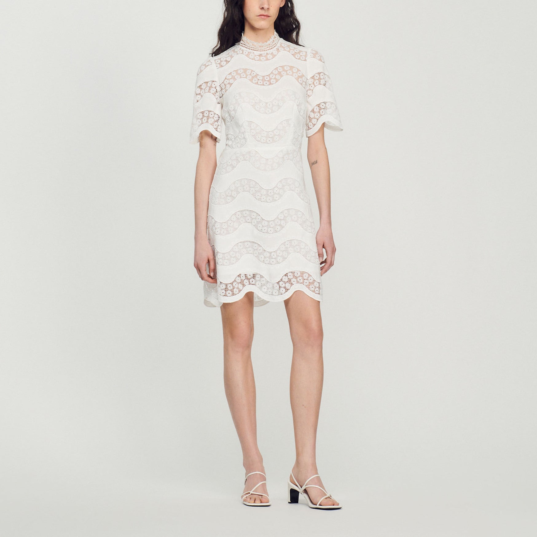 Robe courte en guipure Sandro seconde main