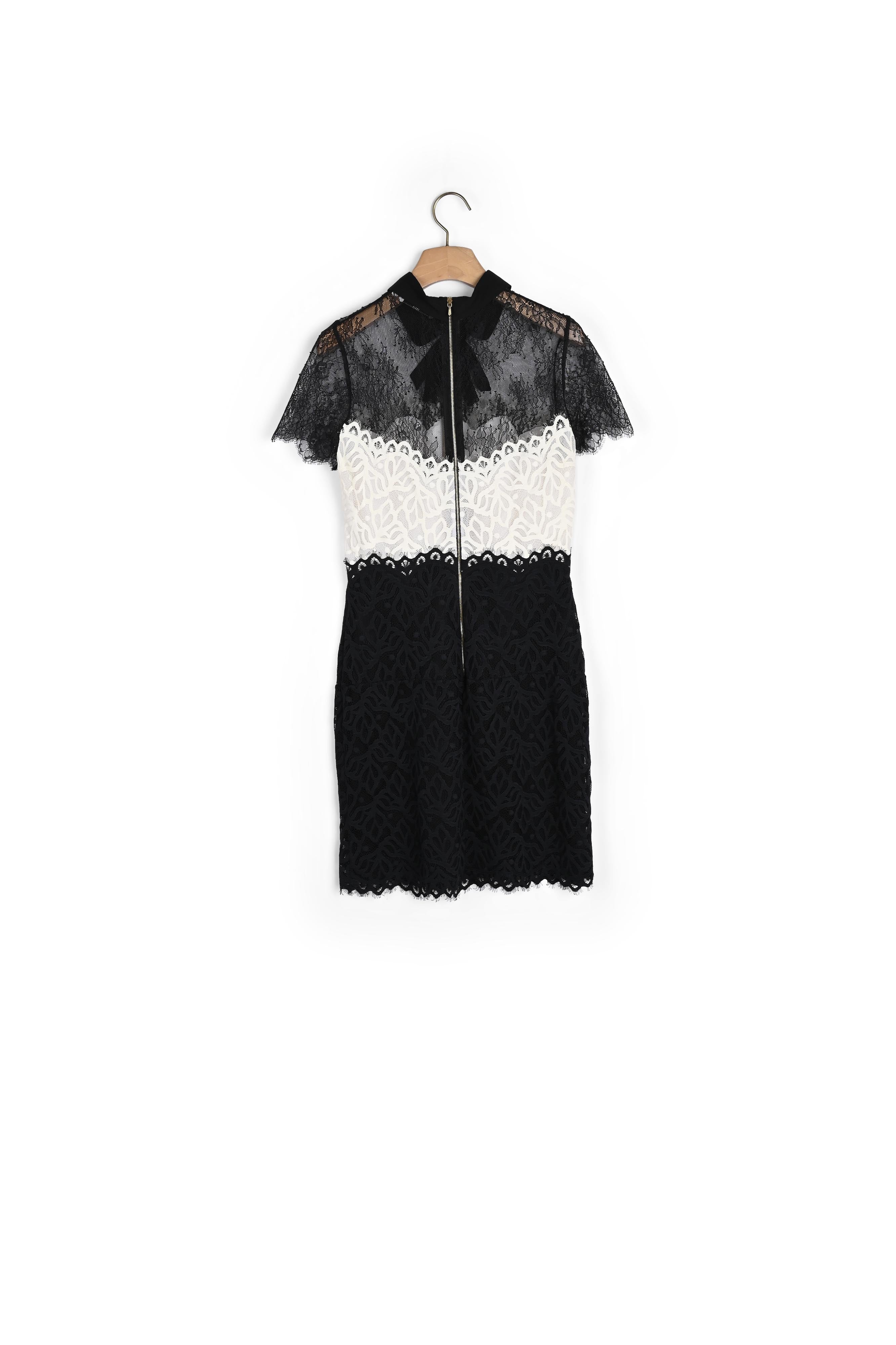 Robe dentelle bicolore Sandro seconde main