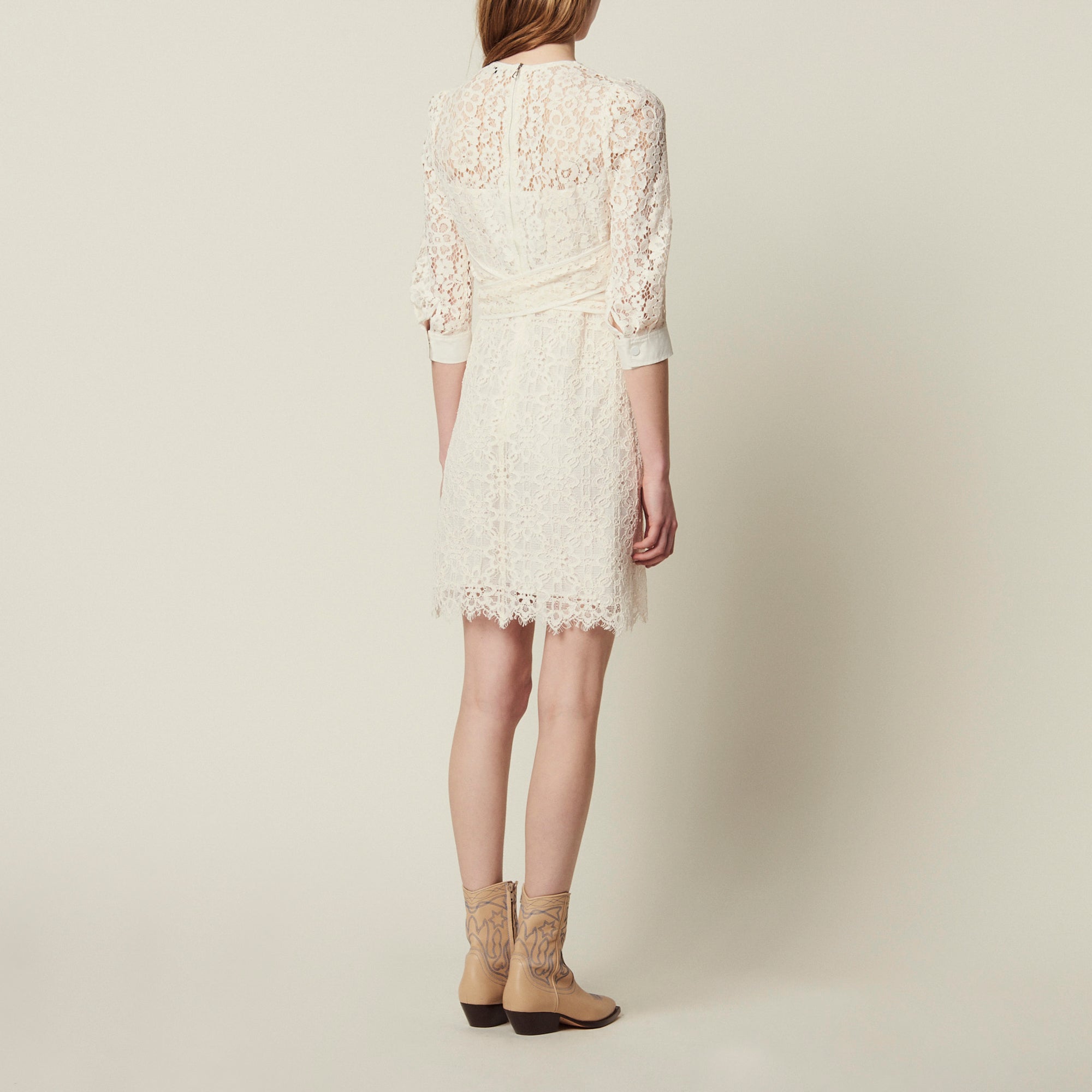Robe courte en dentelle avec ceinture Sandro seconde main