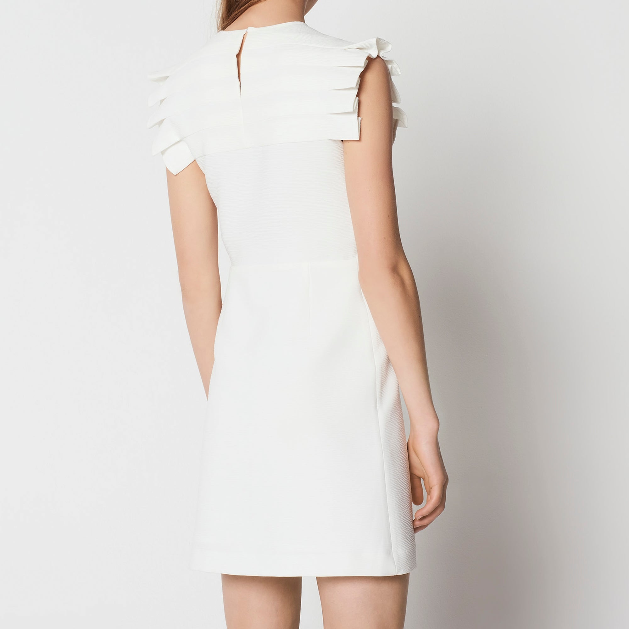 Robe avec détail plissé au niveau du col Sandro seconde main
