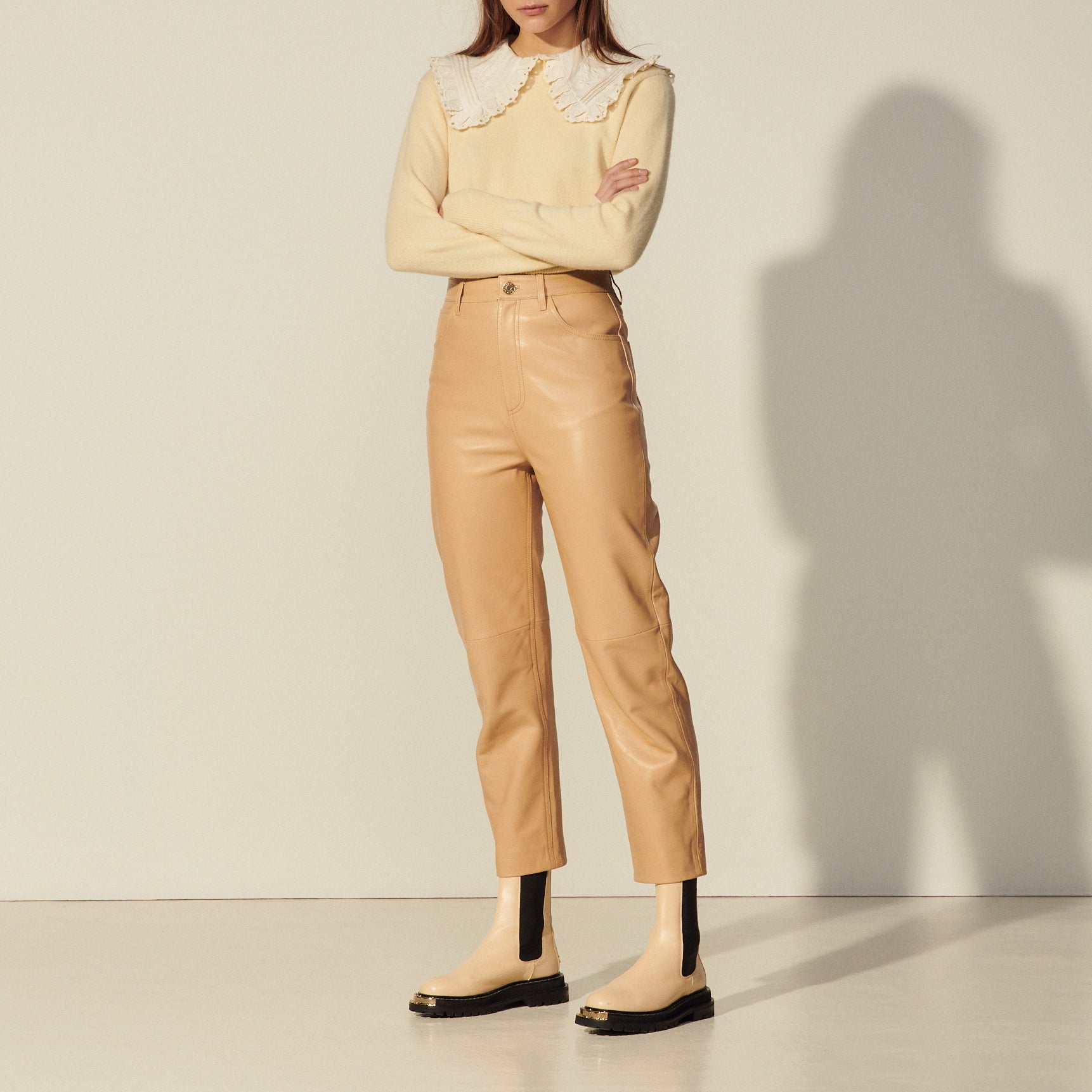 Pantalon en cuir coupe mom Sandro seconde main
