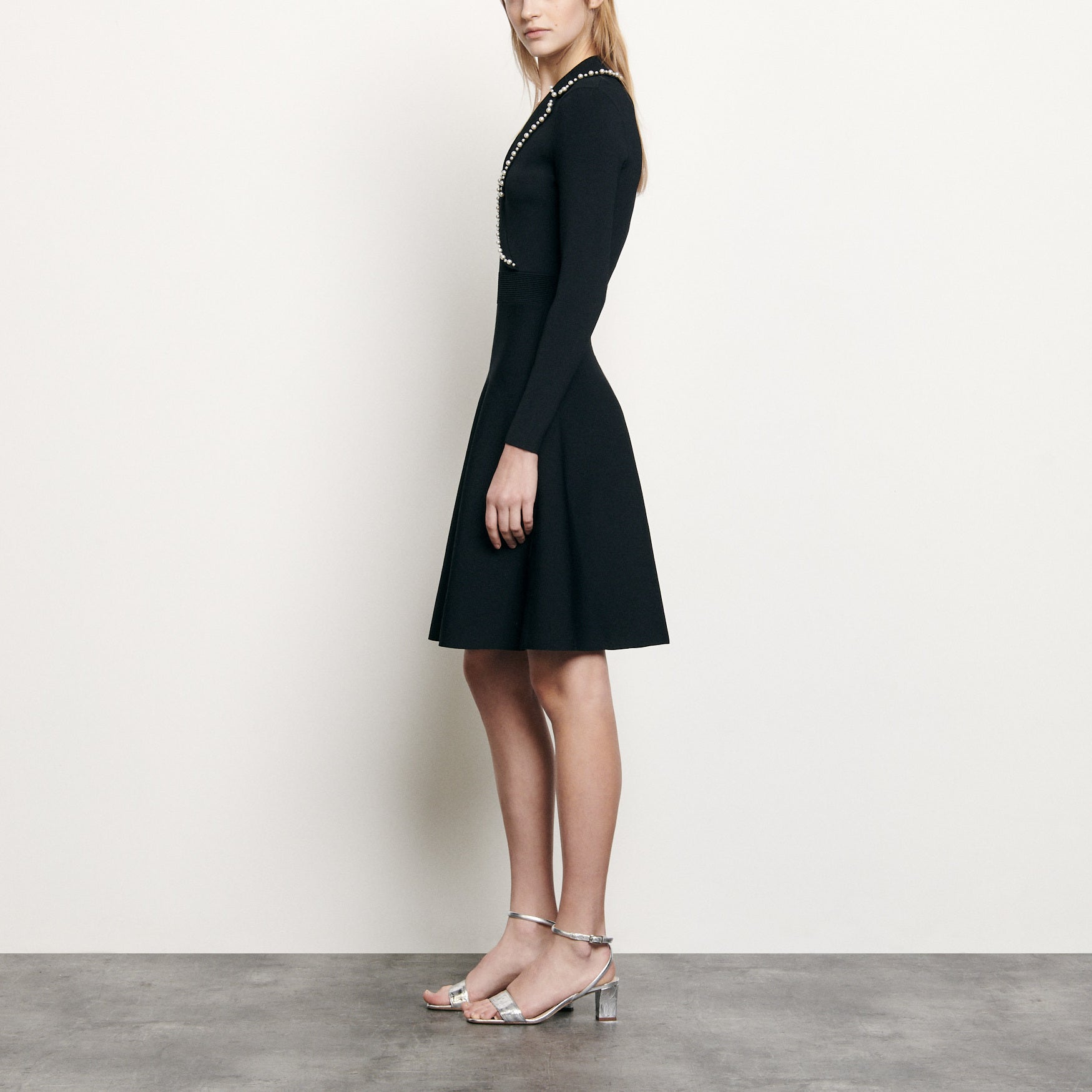 Robe courte en Maille avec col tailleur Sandro seconde main
