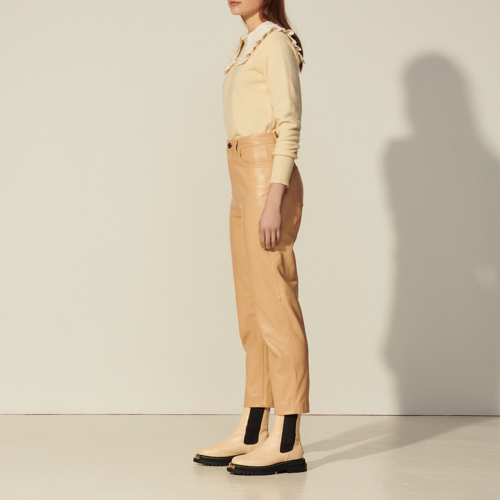 Pantalon en cuir coupe mom Sandro seconde main