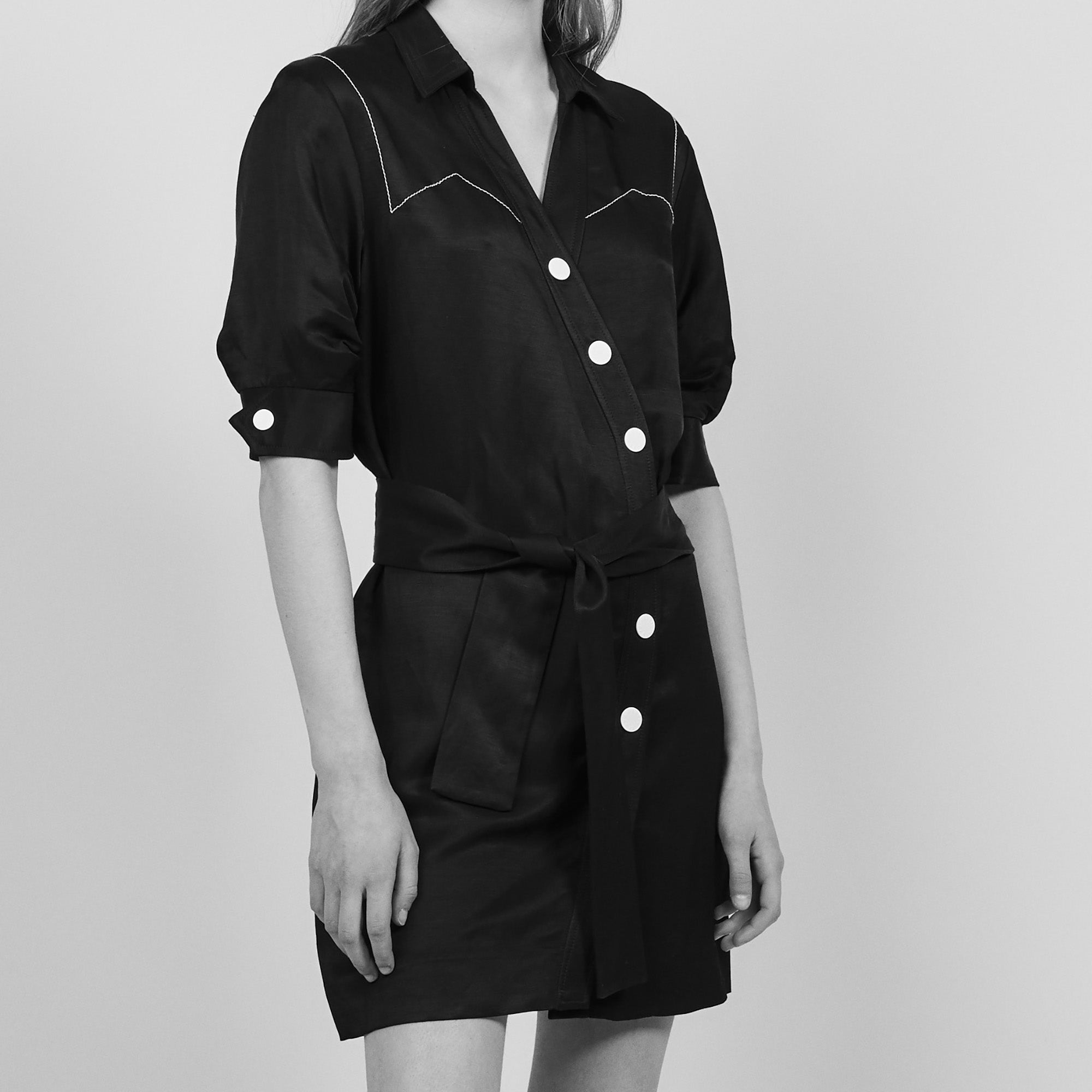 Robe courte à boutonnage asymétrique Sandro seconde main