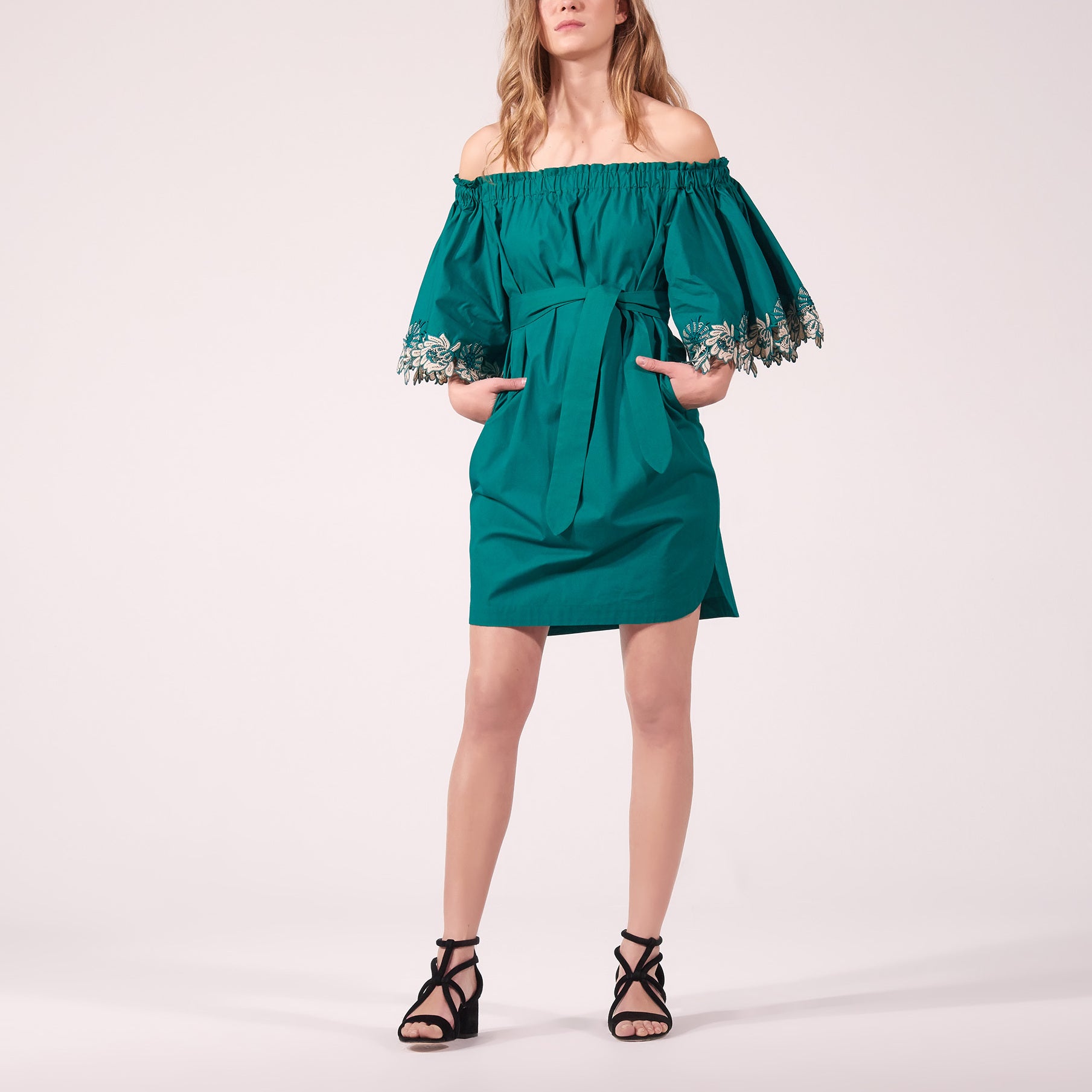 Robe en coton bustier et manches brodées Sandro seconde main