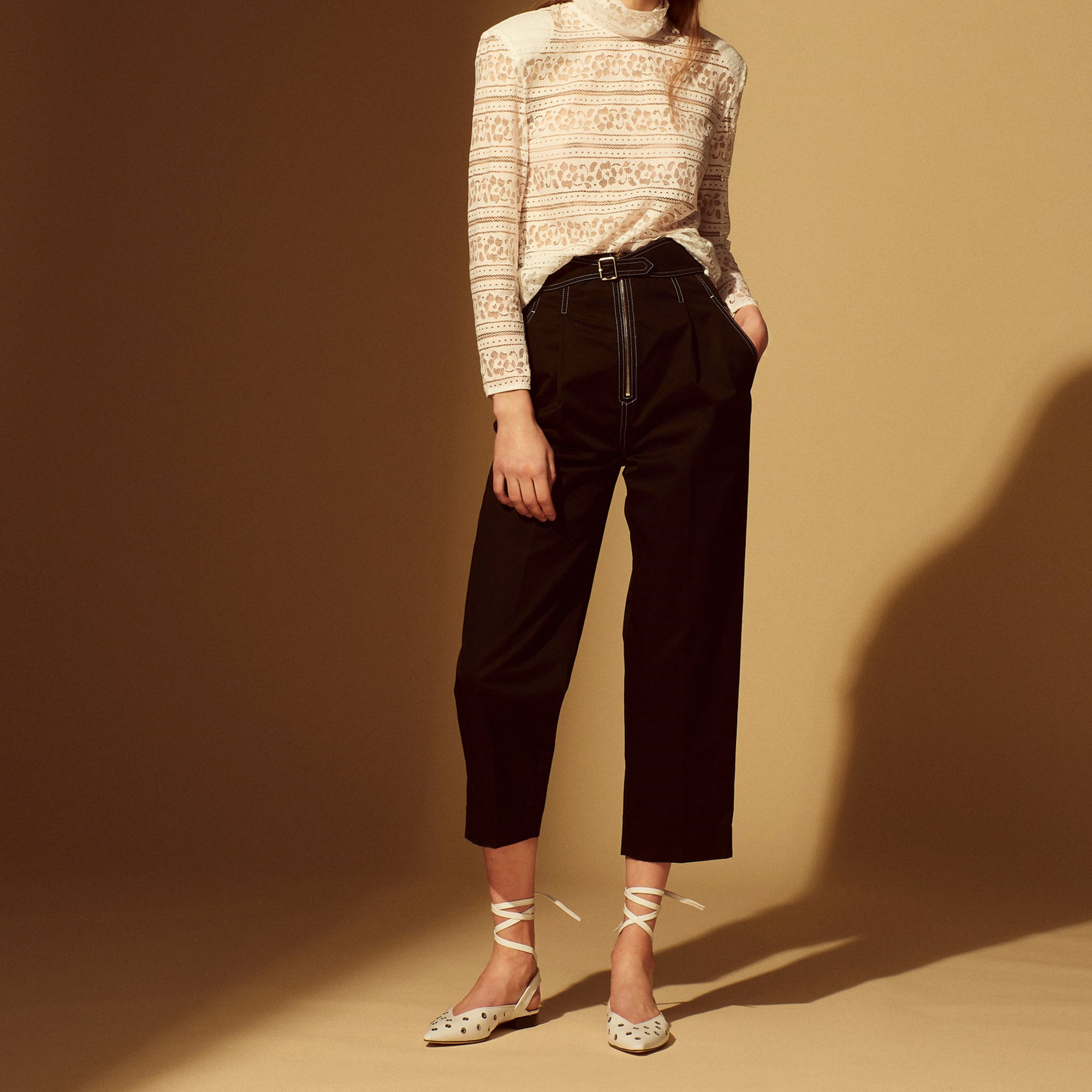 Pantalon en coton zippé et ceinturé Sandro seconde main