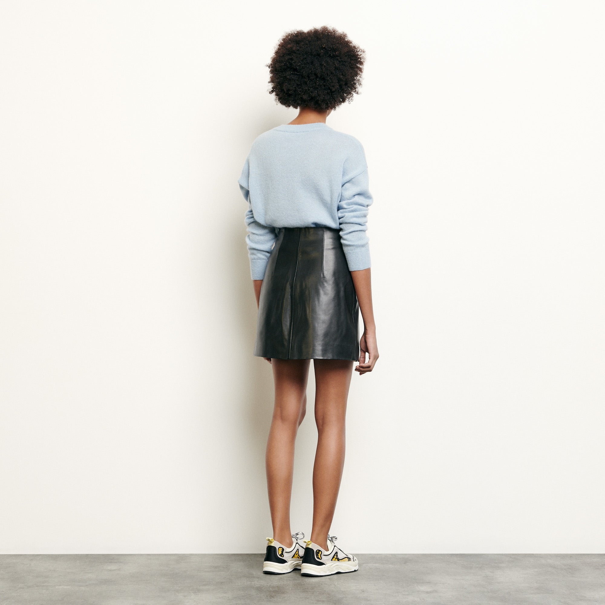 Jupe courte en cuir Sandro seconde main