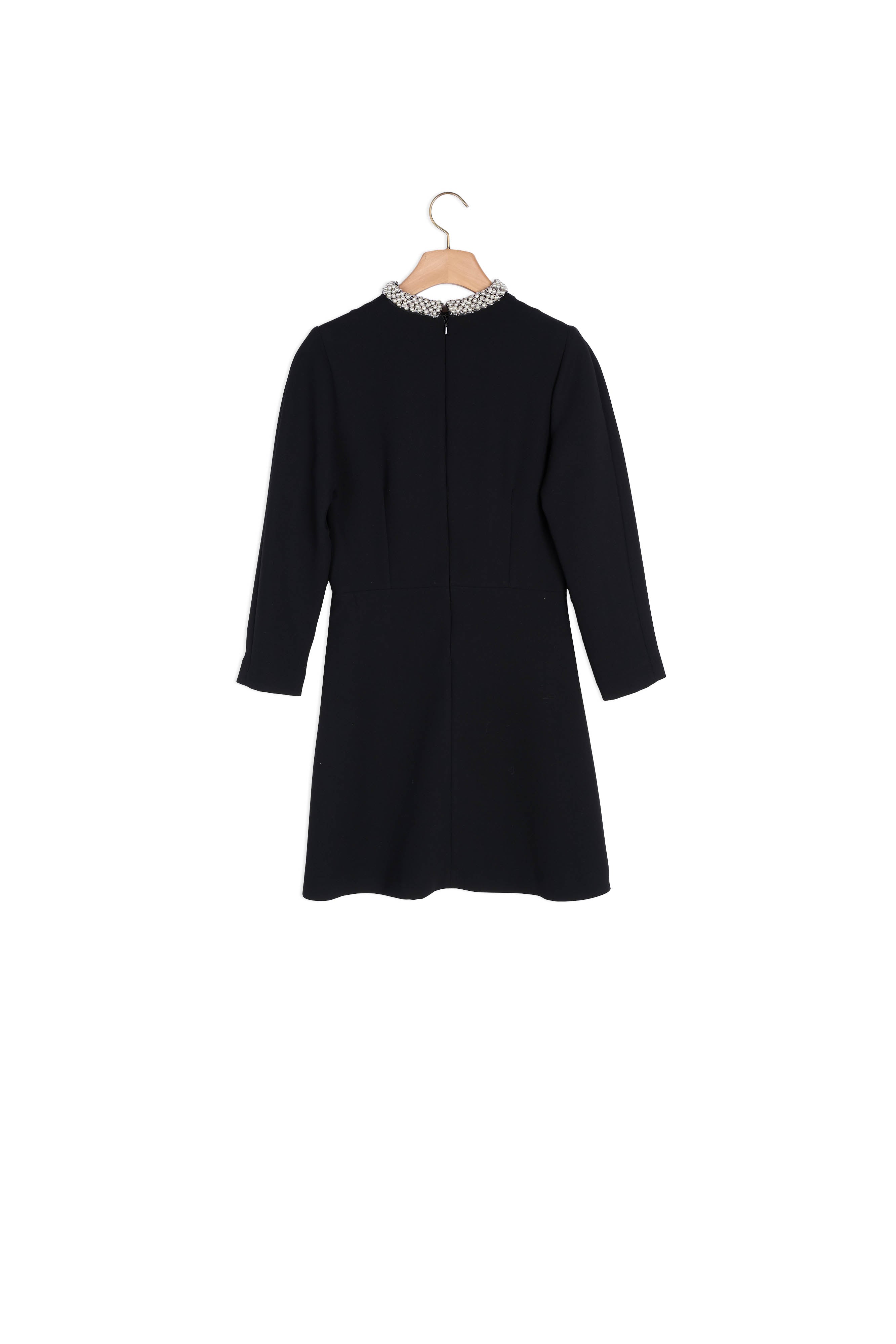 Robe courte ornée d un collier en perle Sandro seconde main