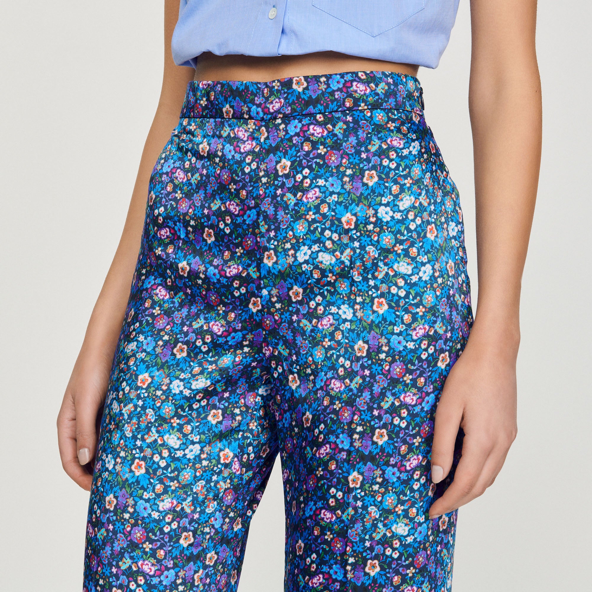 Pantalon satiné imprimé fleuri Sandro seconde main
