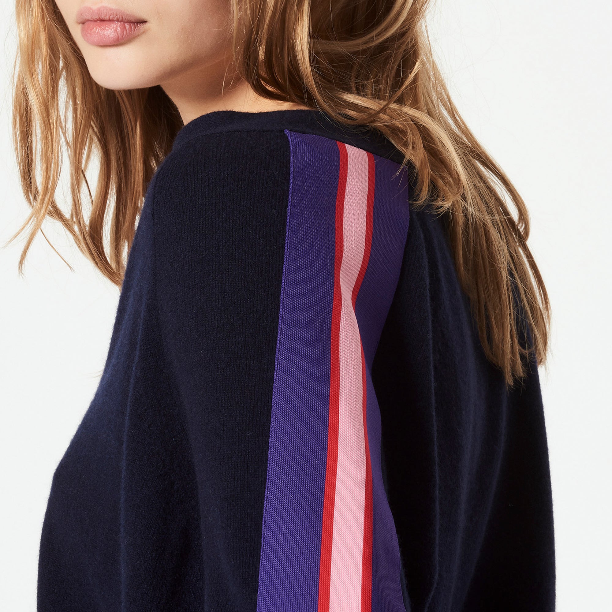 Pull laine et cachemire orné d’un galon  Sandro seconde main