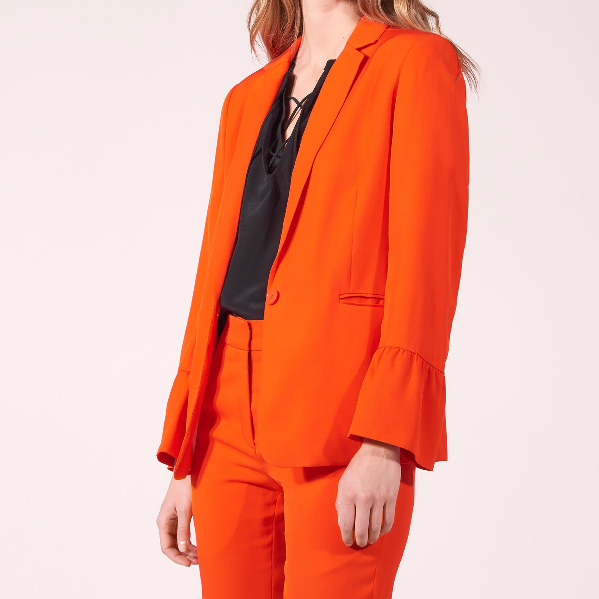 Veste de tailleur avec manches volantées Sandro seconde main