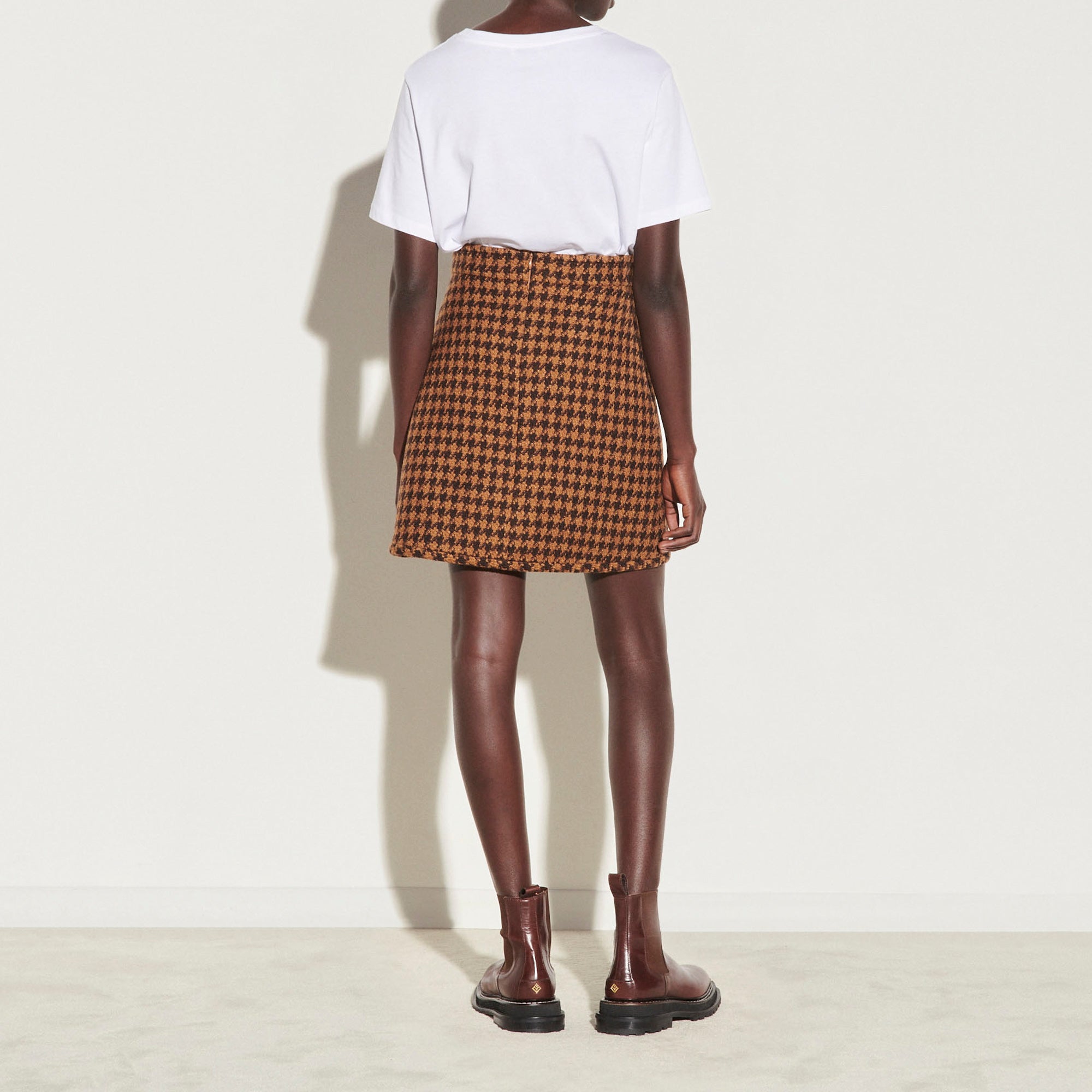 Jupe courte en tweed Sandro seconde main