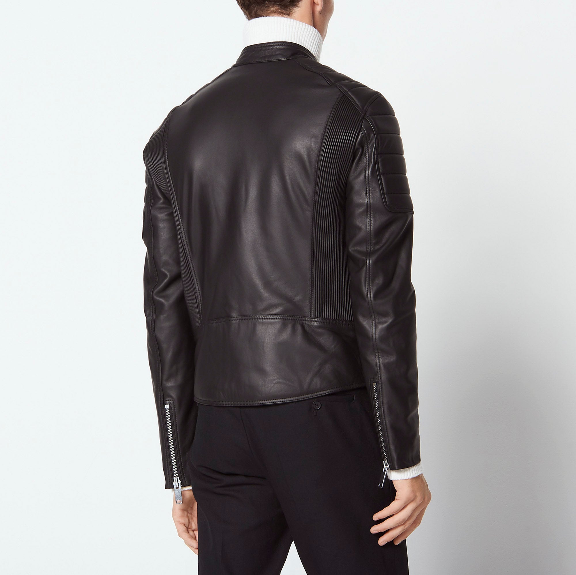 Blouson en cuir finitions matelassées Sandro seconde main