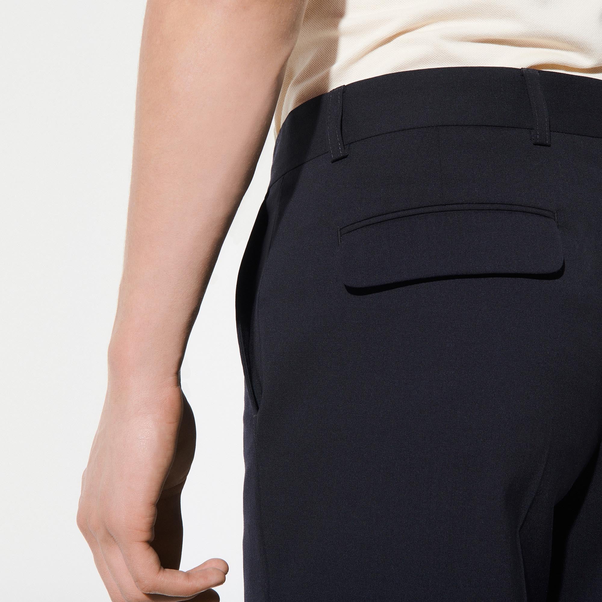 Pantalon en laine Sandro seconde main