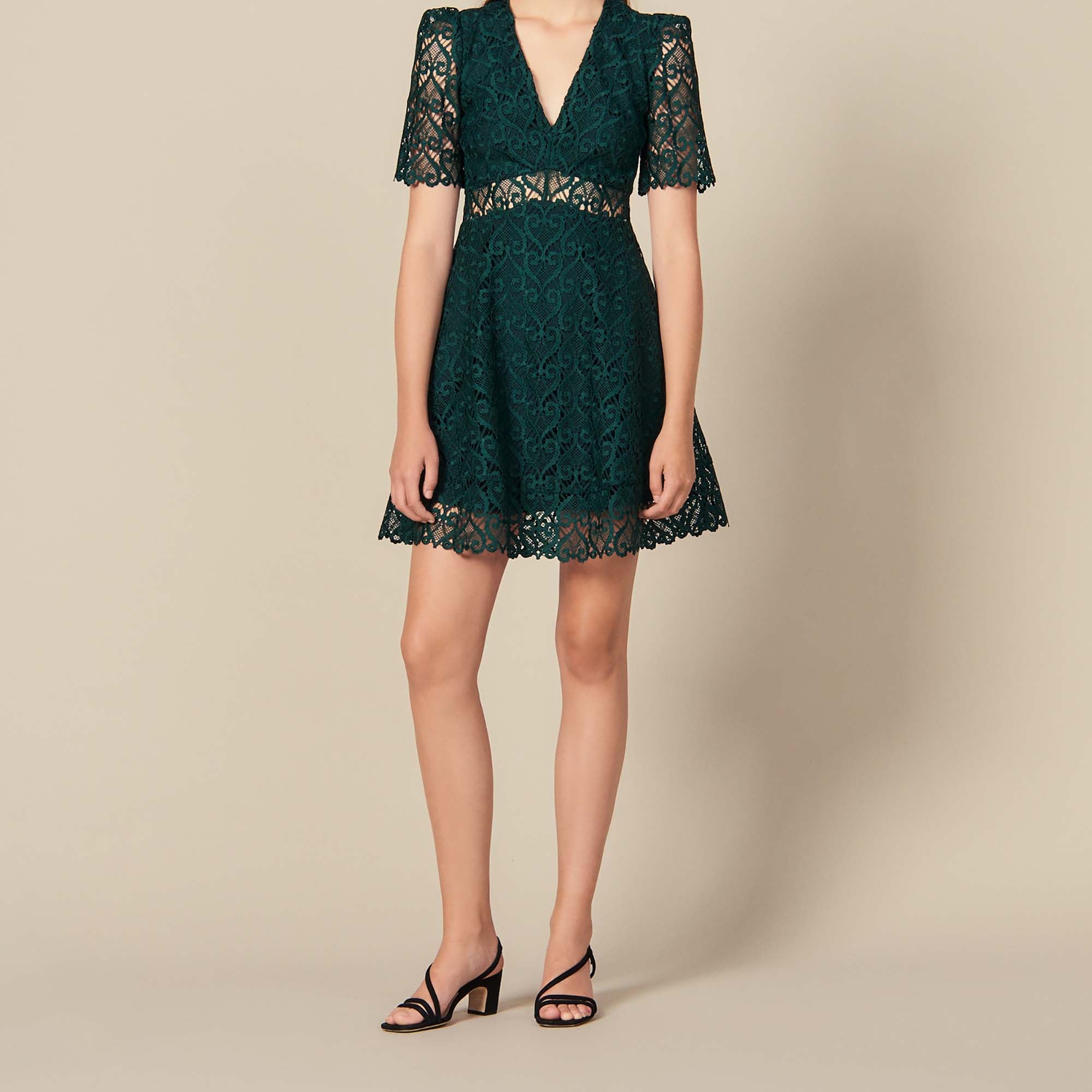 Robe courte décolleté en guipure cœur Sandro seconde main