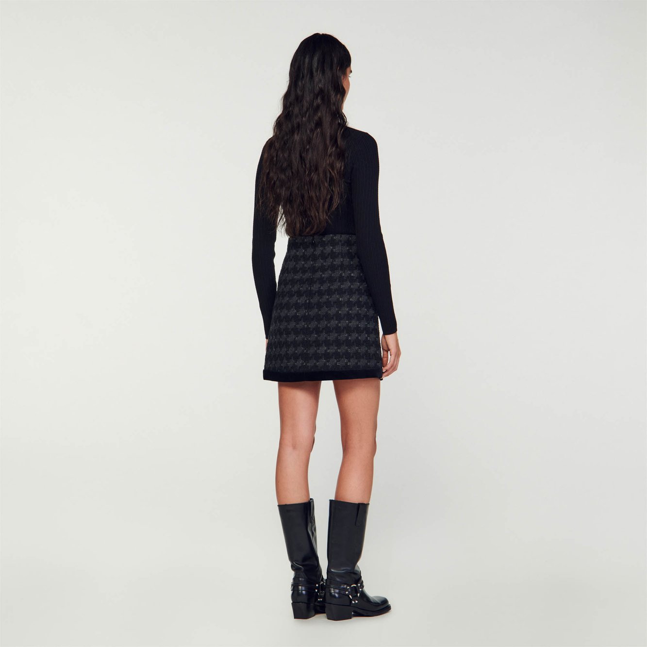 Jupe courte en tweed pied-de-coq Sandro seconde main
