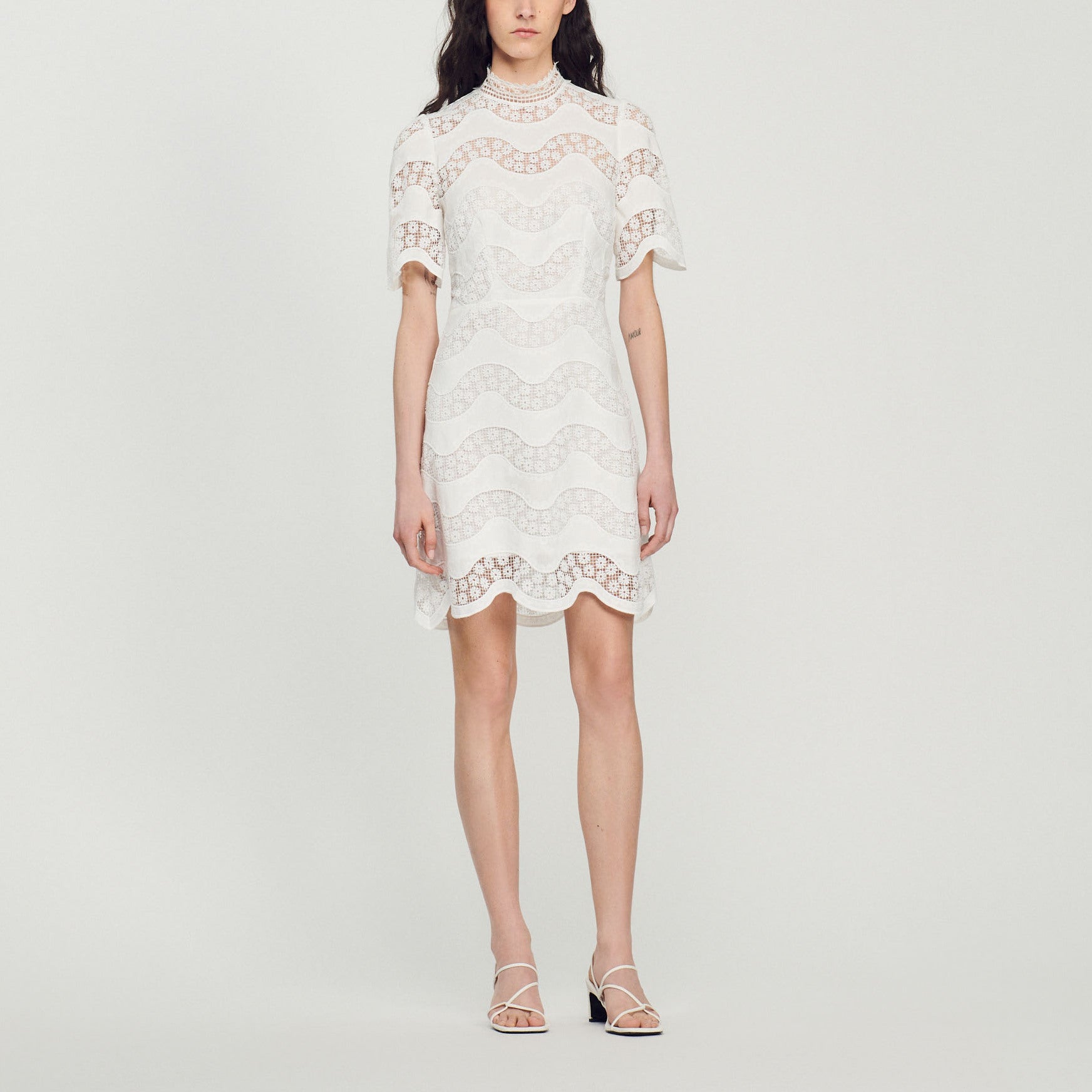 Robe courte en guipure Sandro seconde main