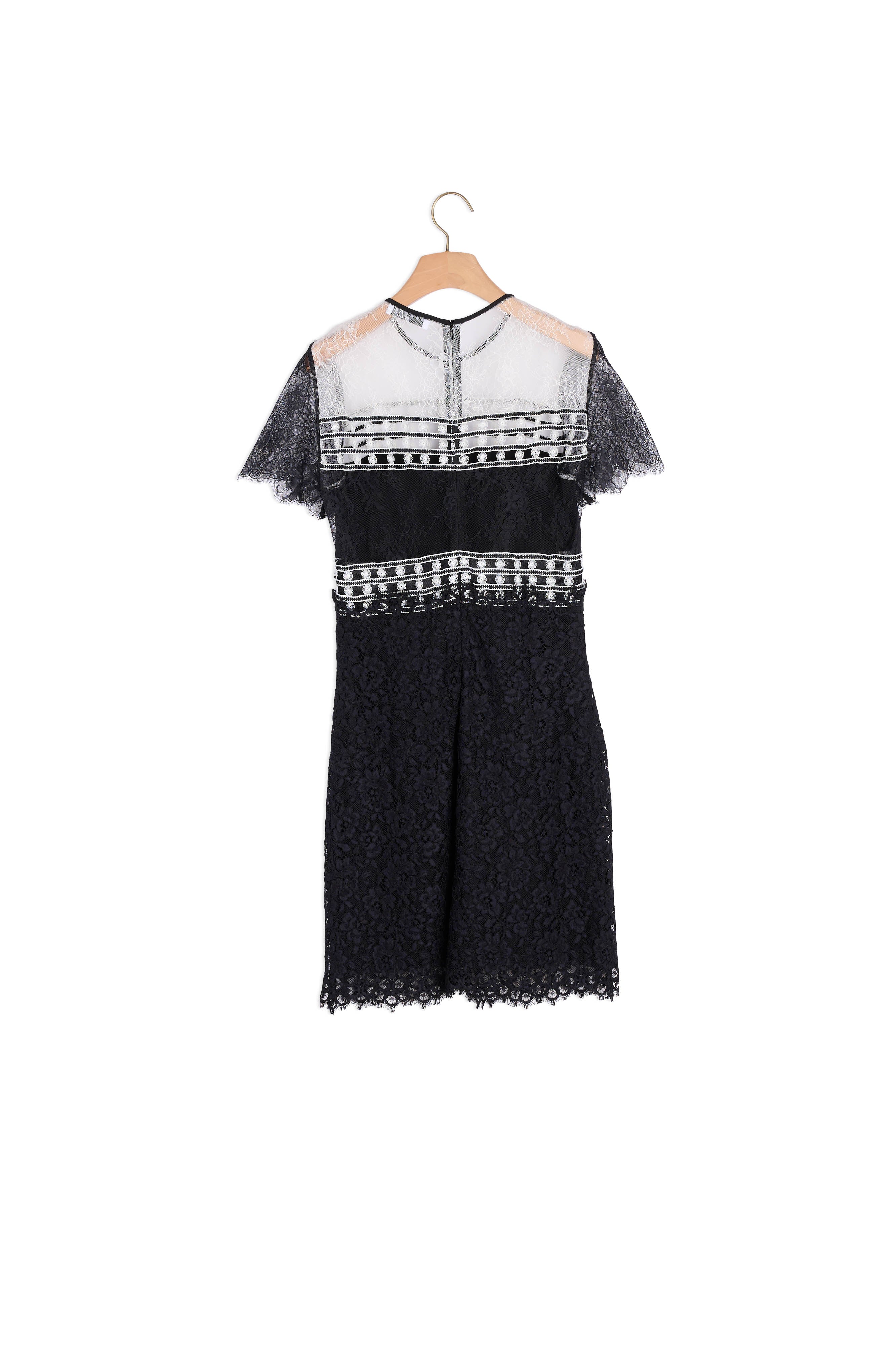 Robe en dentelles diverses Sandro seconde main