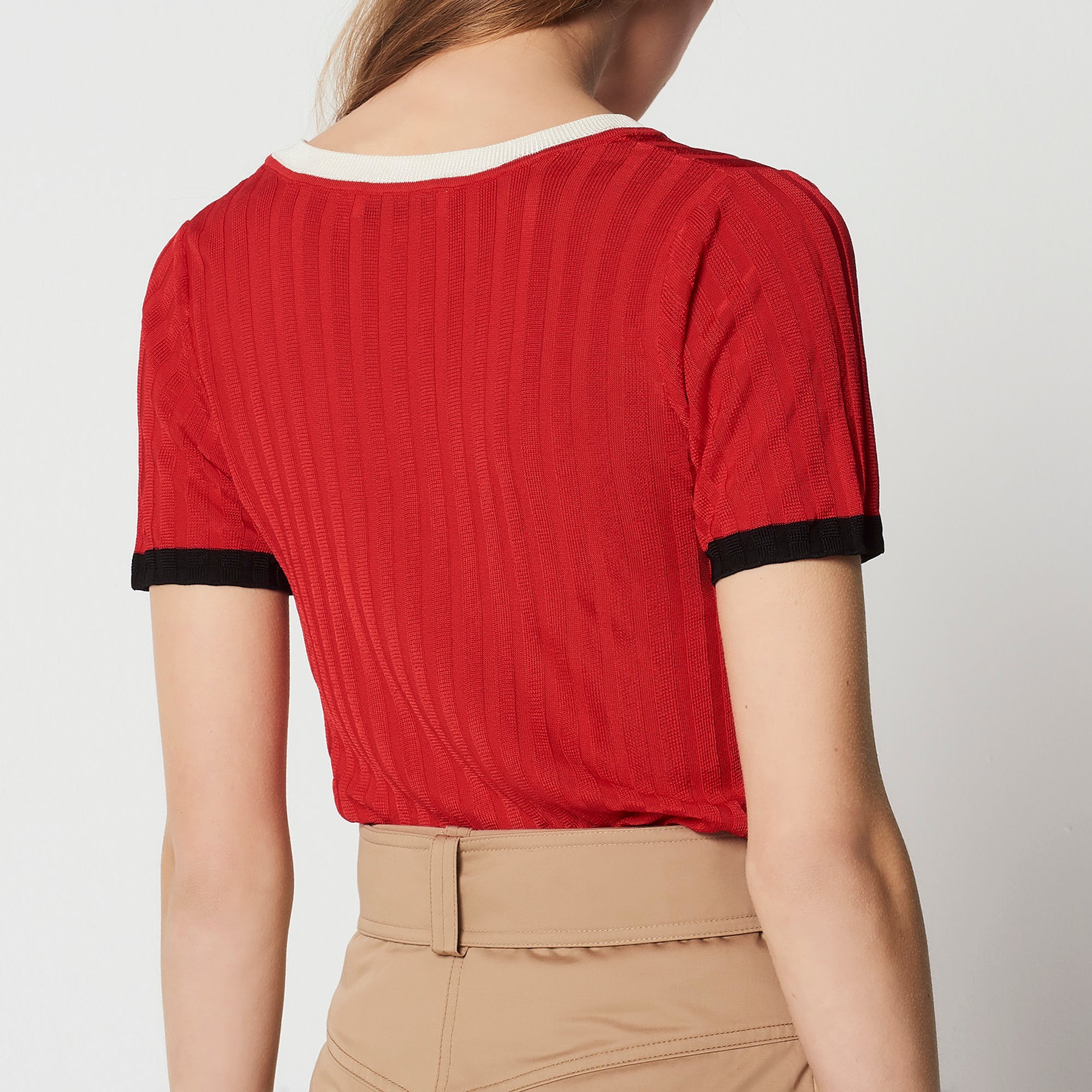 Pull en maille avec détails contrastants Sandro seconde main