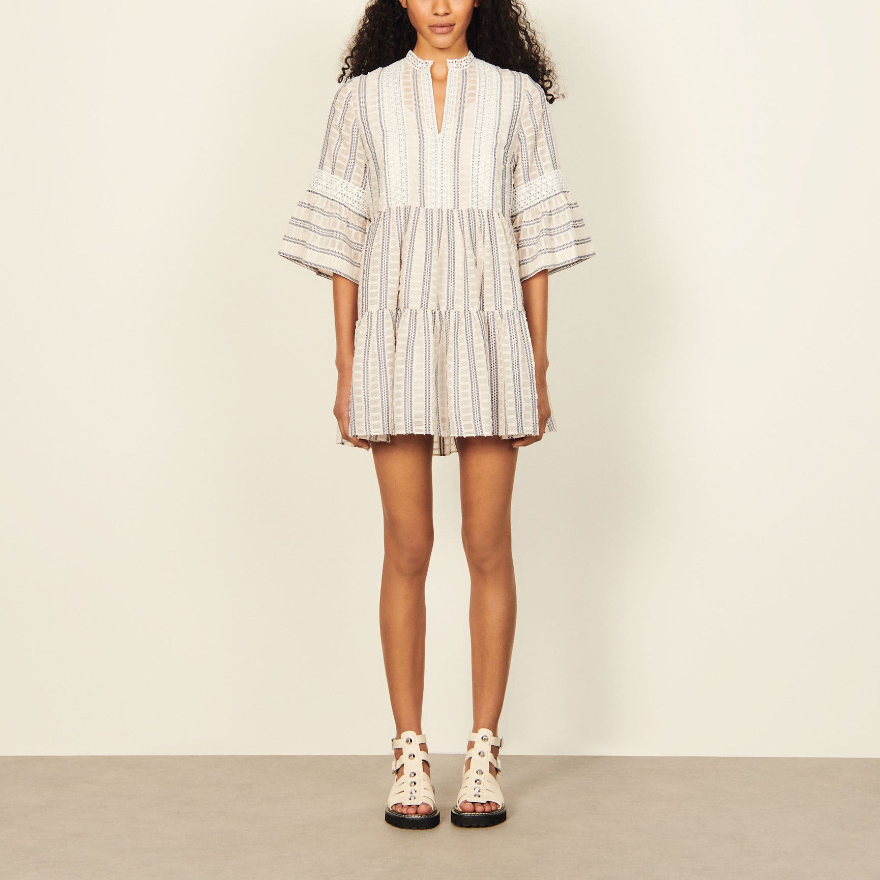 Robe courte évasée à manches courtes Sandro seconde main