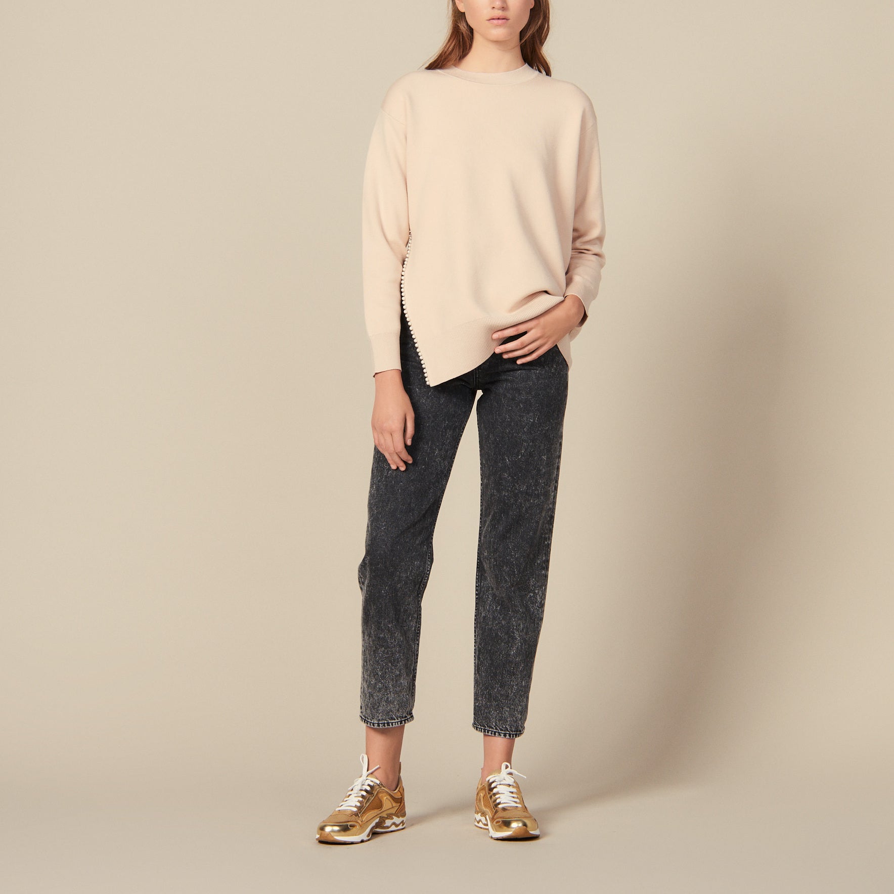 Pull avec une fente brodée de perles Sandro seconde main