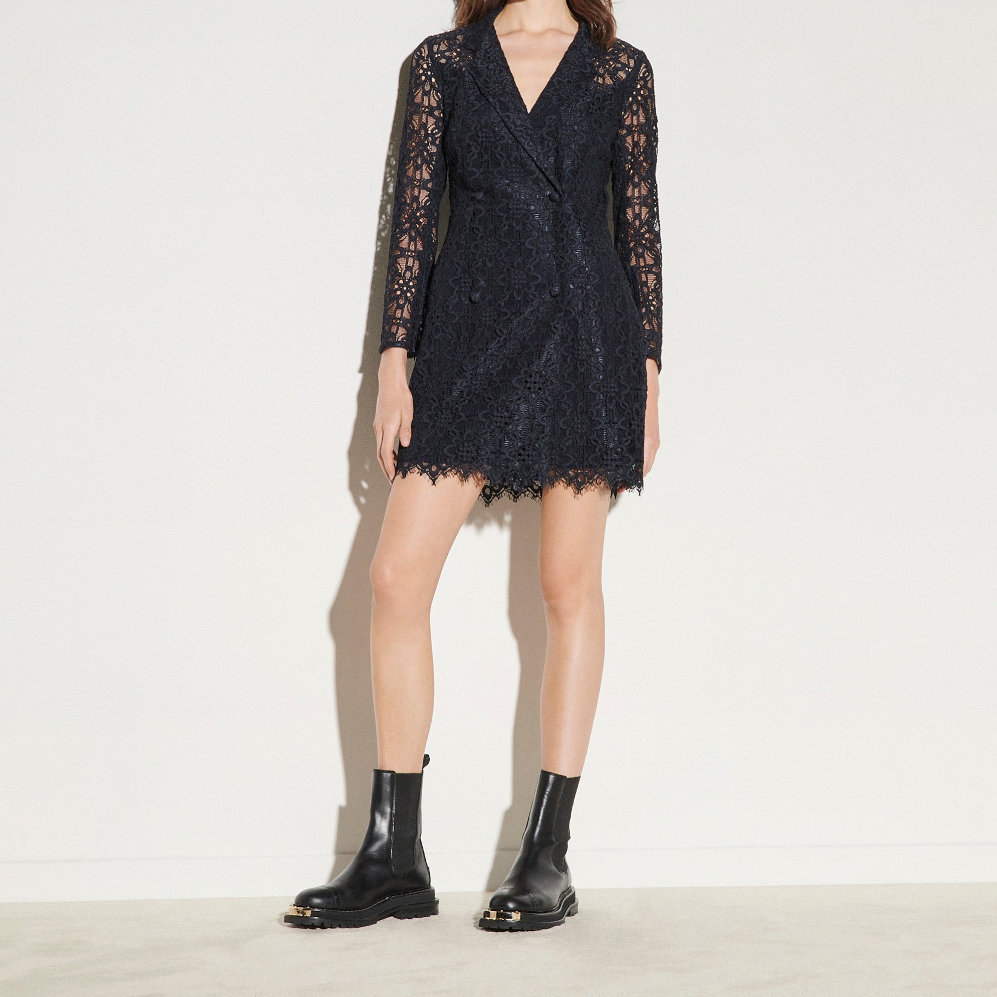 Robe Manteau en dentelle Sandro seconde main