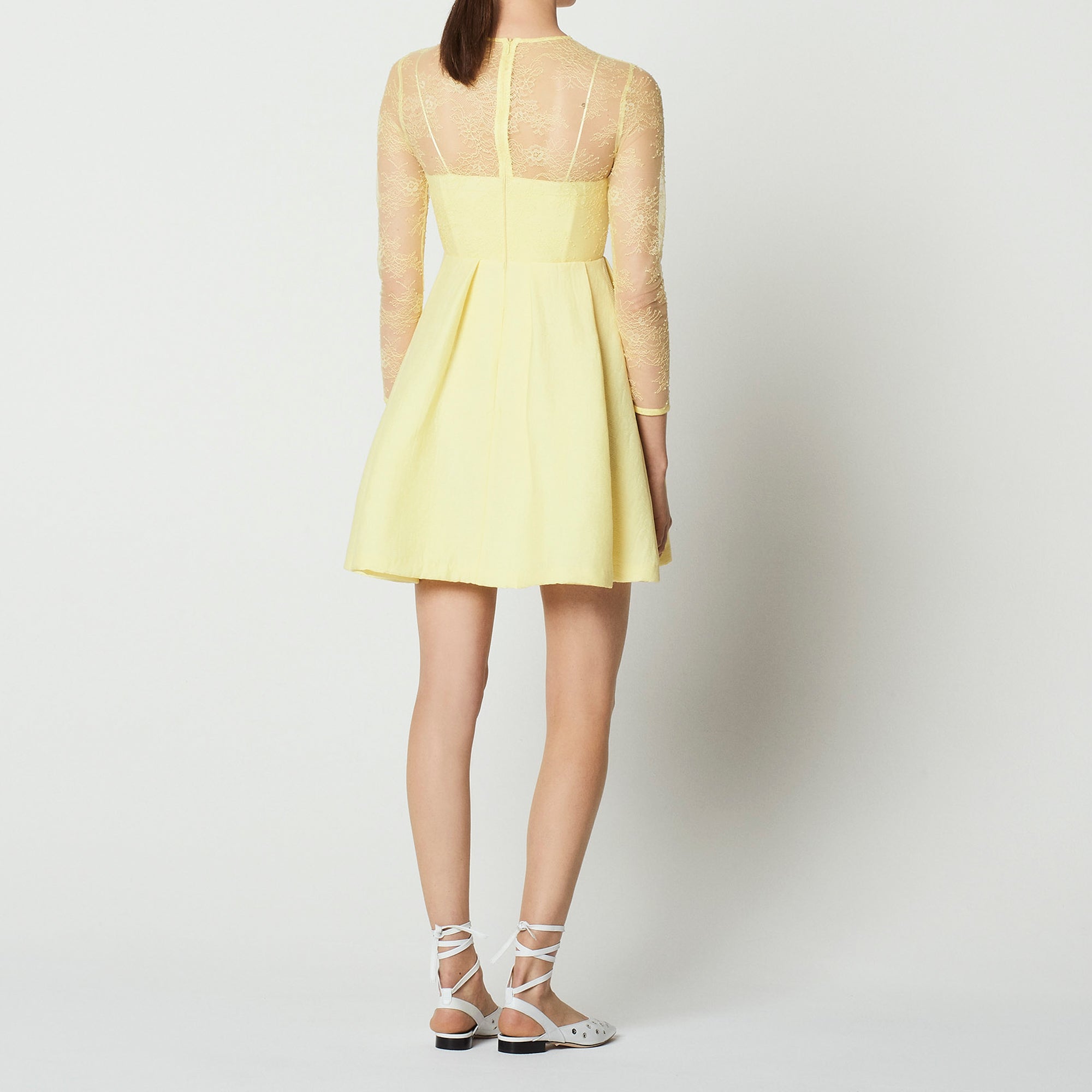 Robe matière gaufrée et dentelle Sandro seconde main