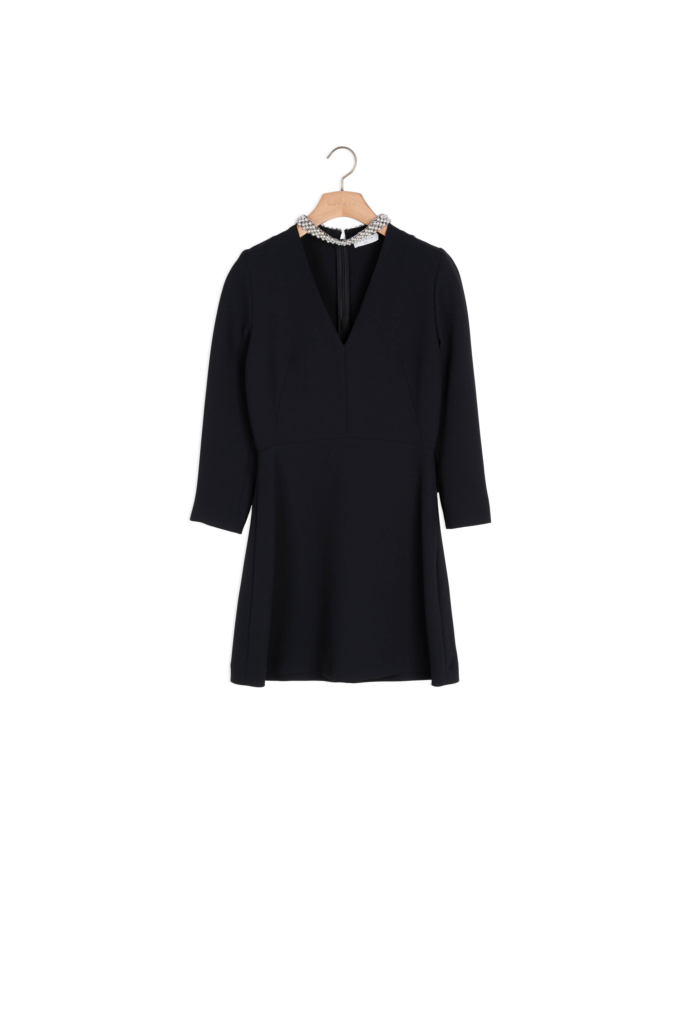 Robe courte ornée d un collier en perle Sandro seconde main