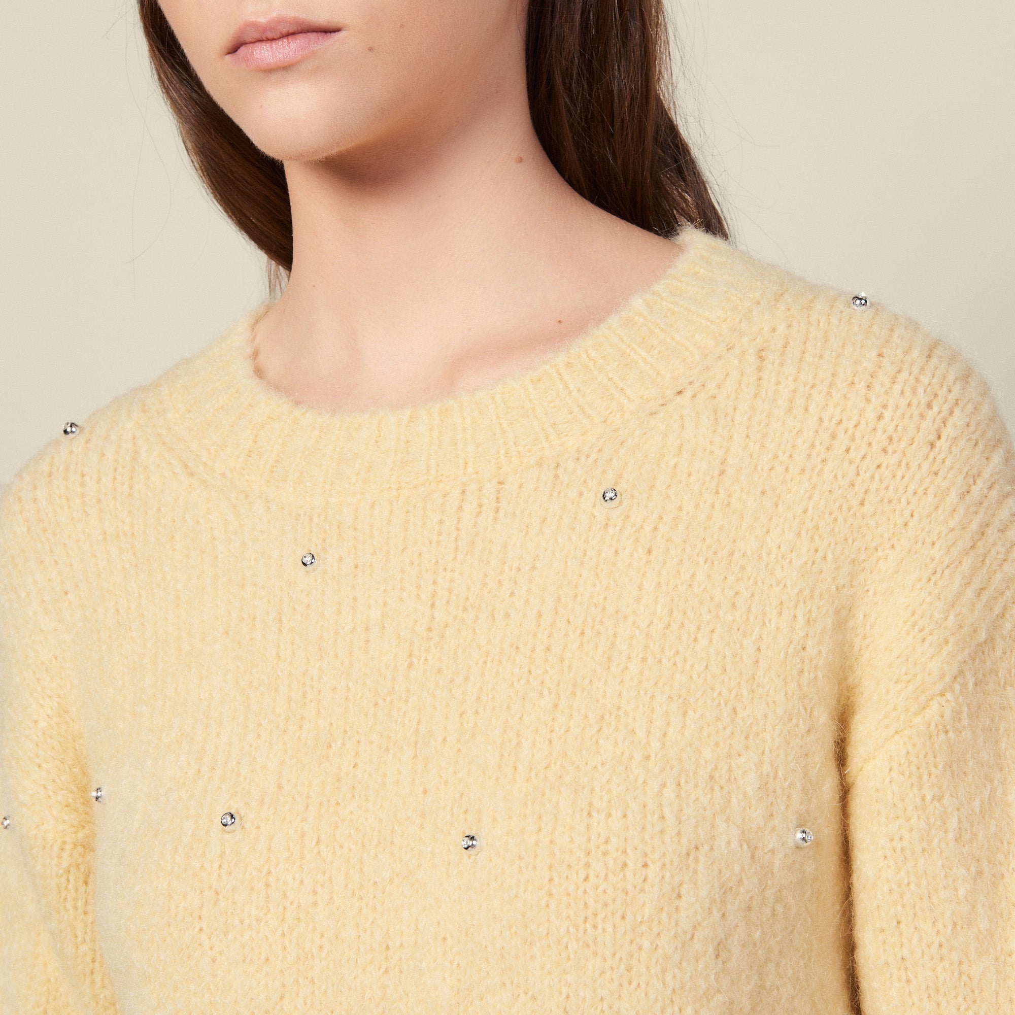 Pull col rond orné de strass Sandro seconde main