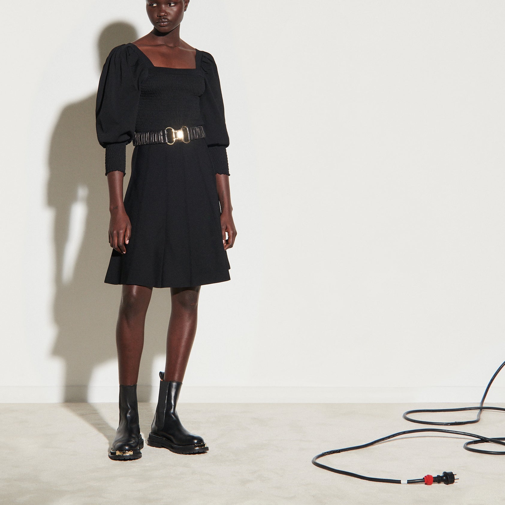 Robe à encolure carrée smockée Sandro seconde main
