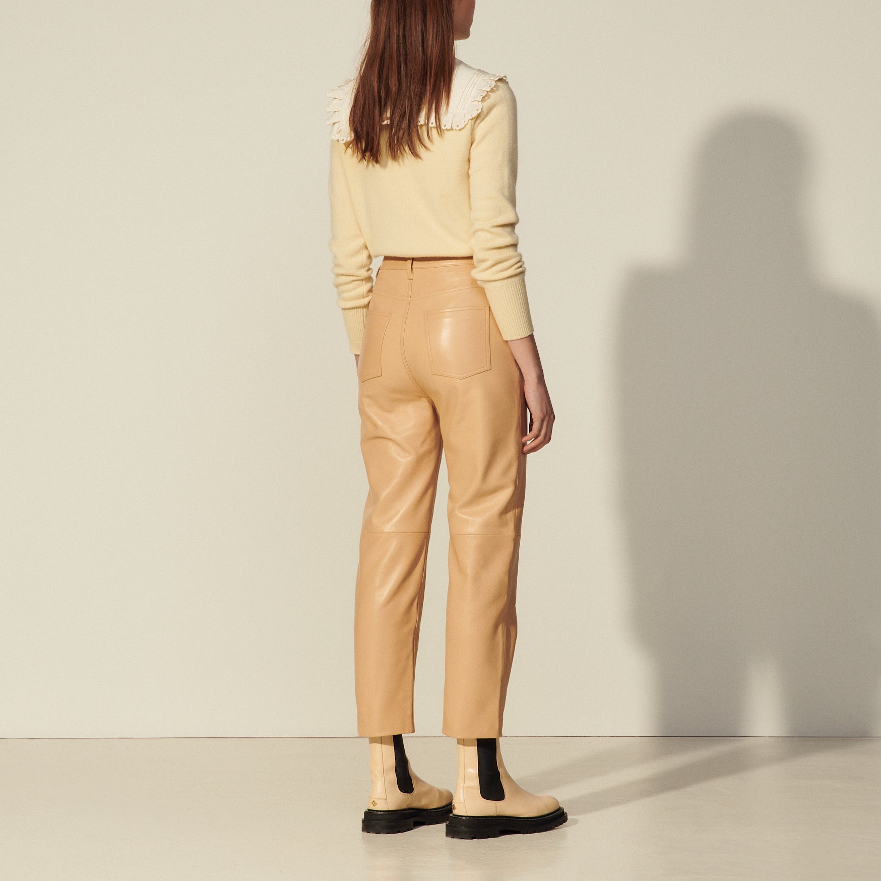 Pantalon en cuir coupe mom Sandro seconde main