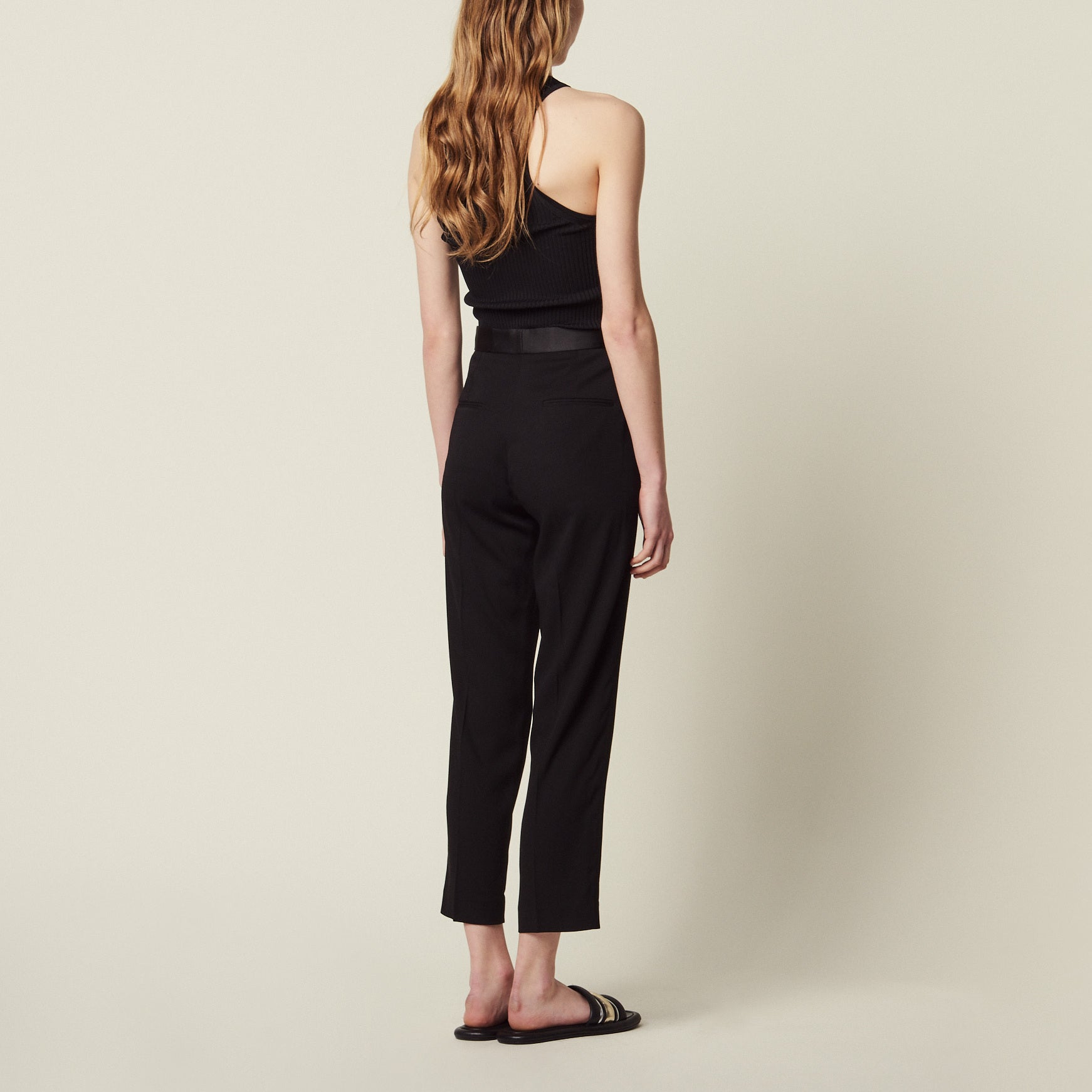 Pantalon avec empiècement de satin Sandro seconde main
