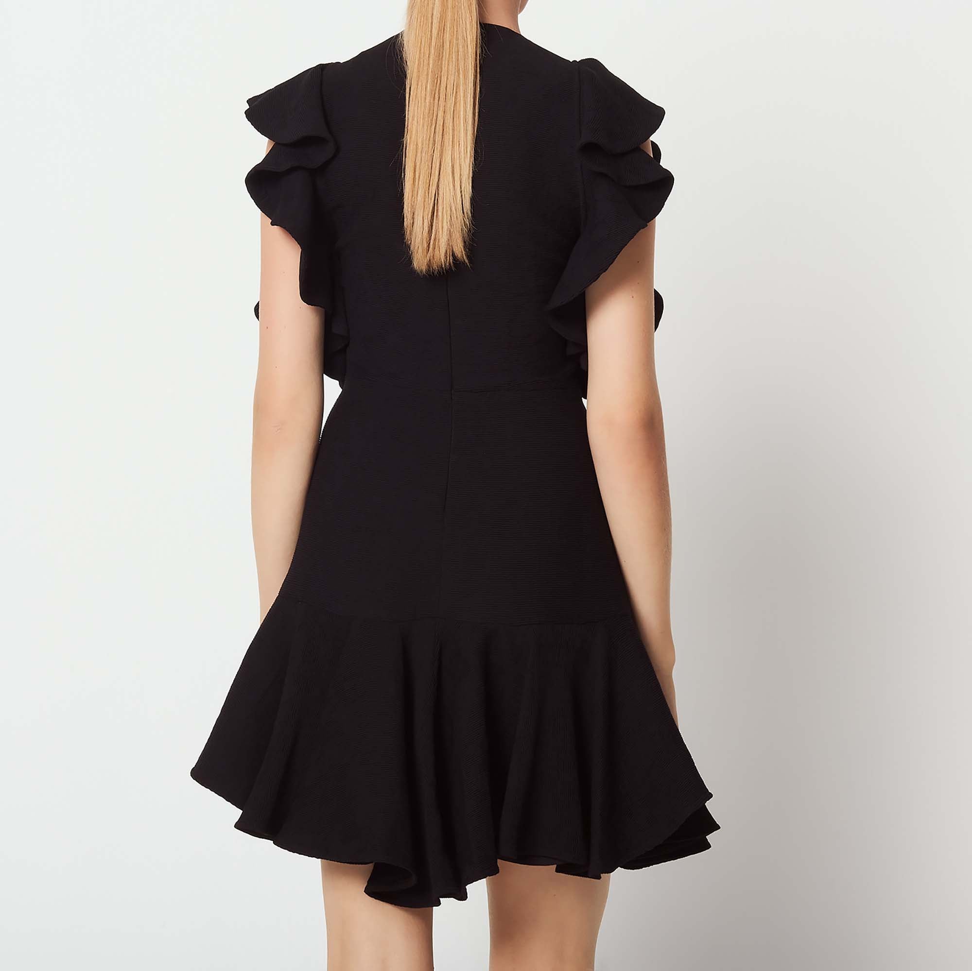 Robe décolletée type patineuse à volants Sandro seconde main