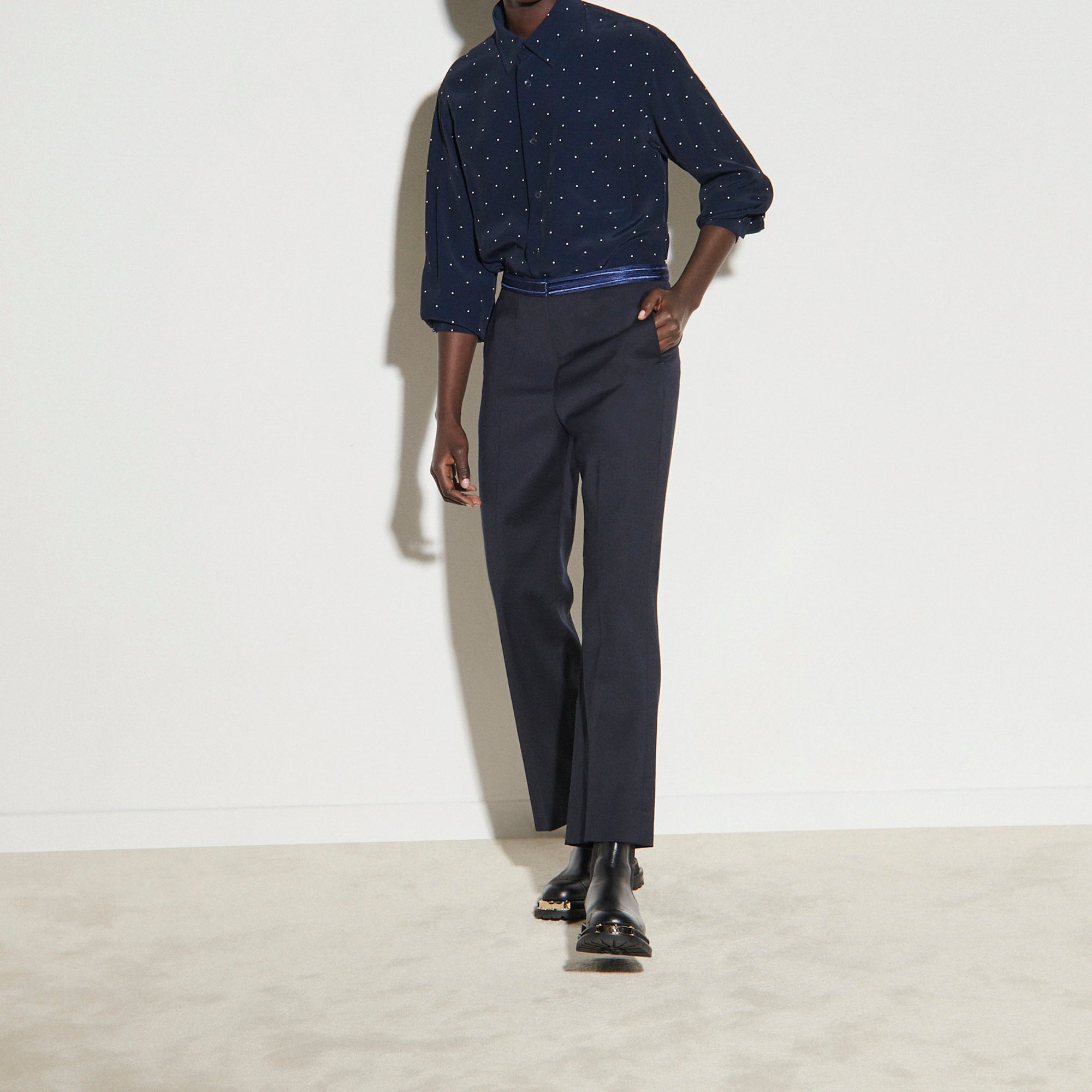 Pantalon droit avec galon à la taille Sandro seconde main