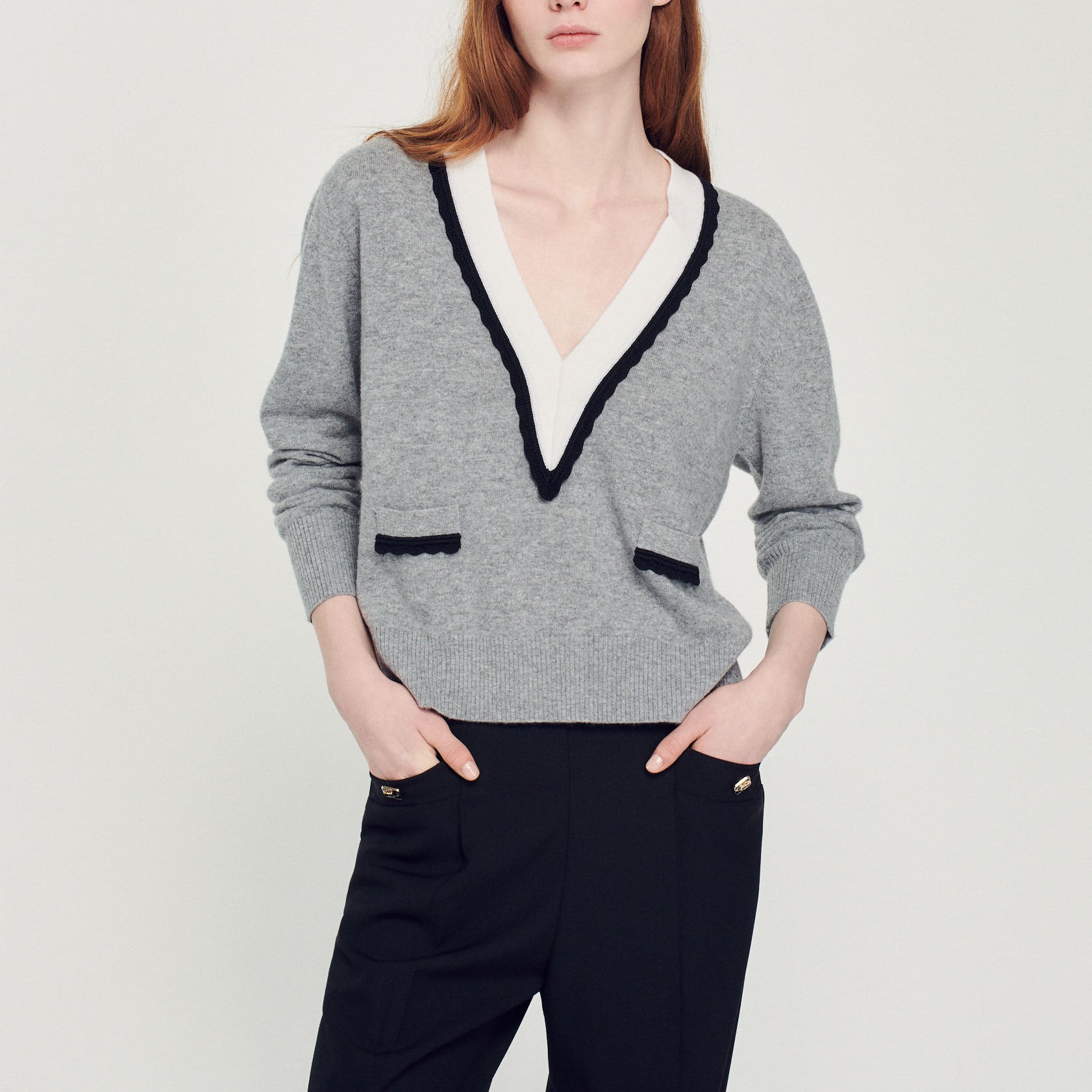 Pull à col V profond contrasté Sandro seconde main