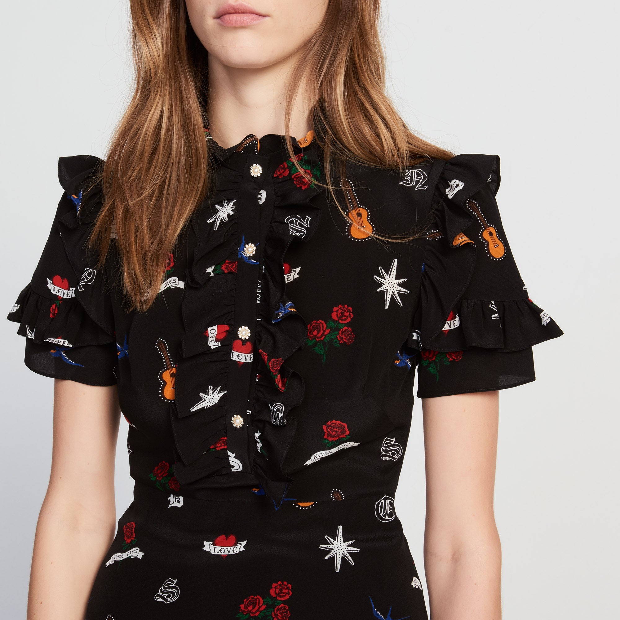 Robe en soie imprimée boutons strassés Sandro seconde main