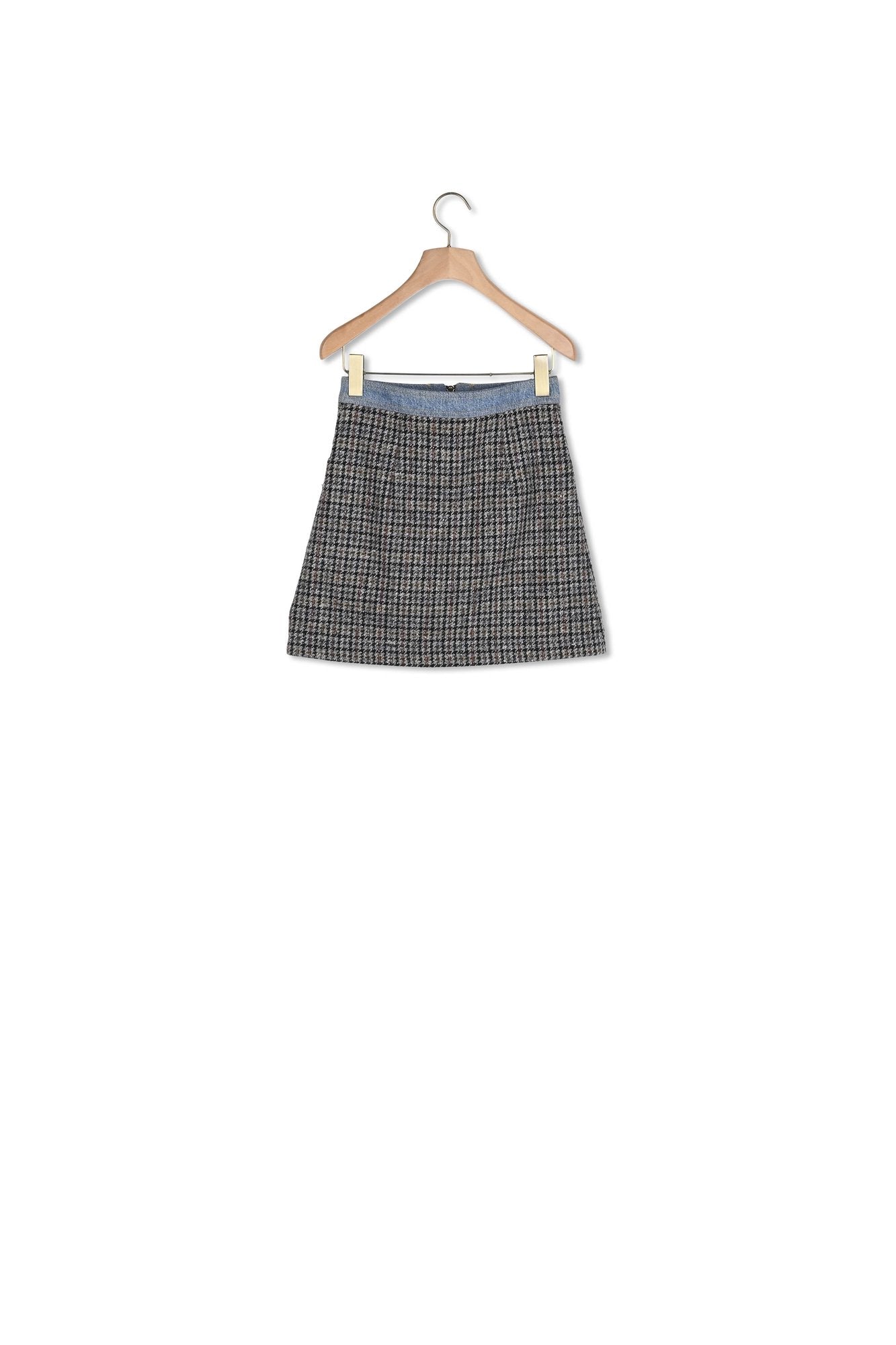 Jupe courte en tweed et Jean Sandro seconde main