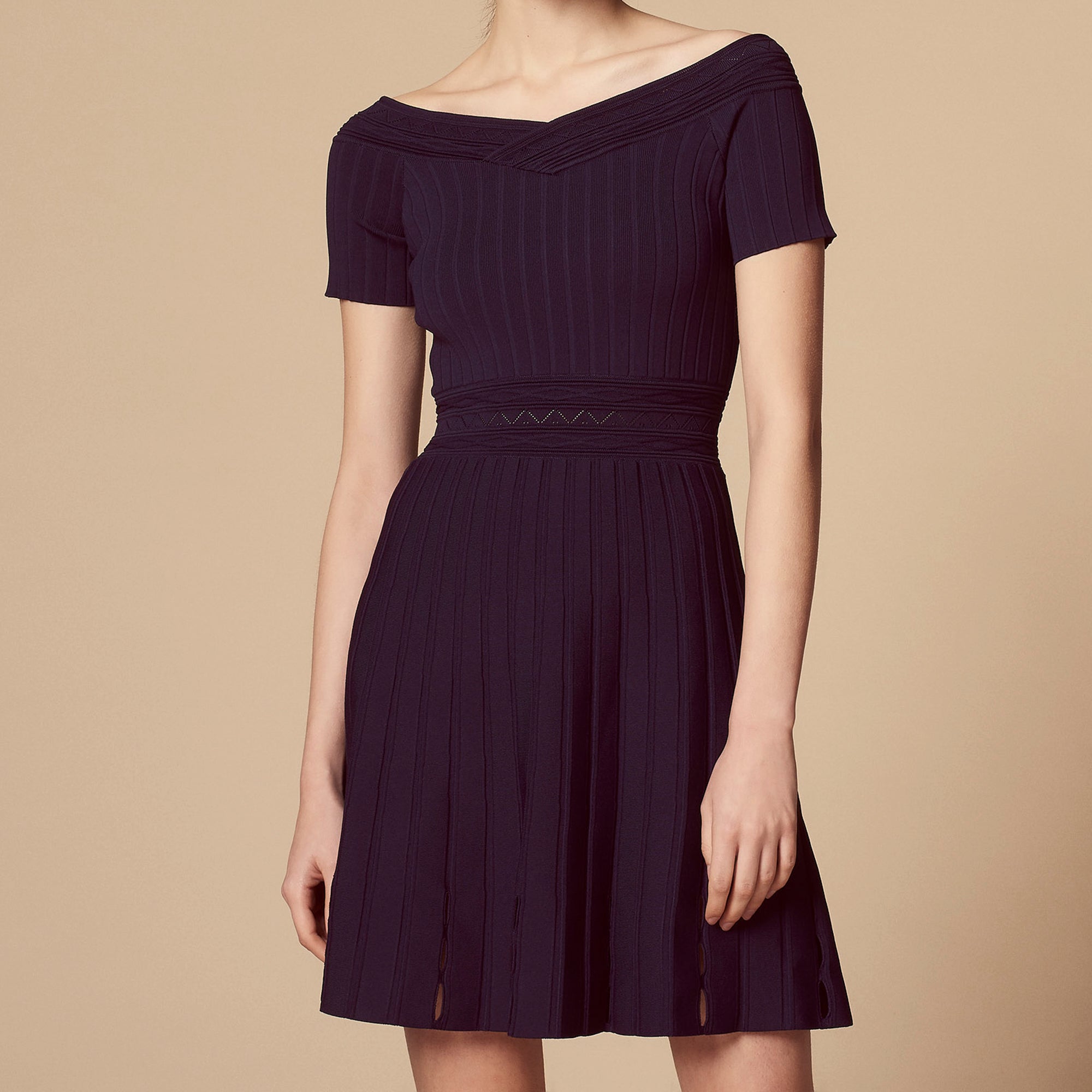 Robe en maille avec jeux de coutures Sandro seconde main