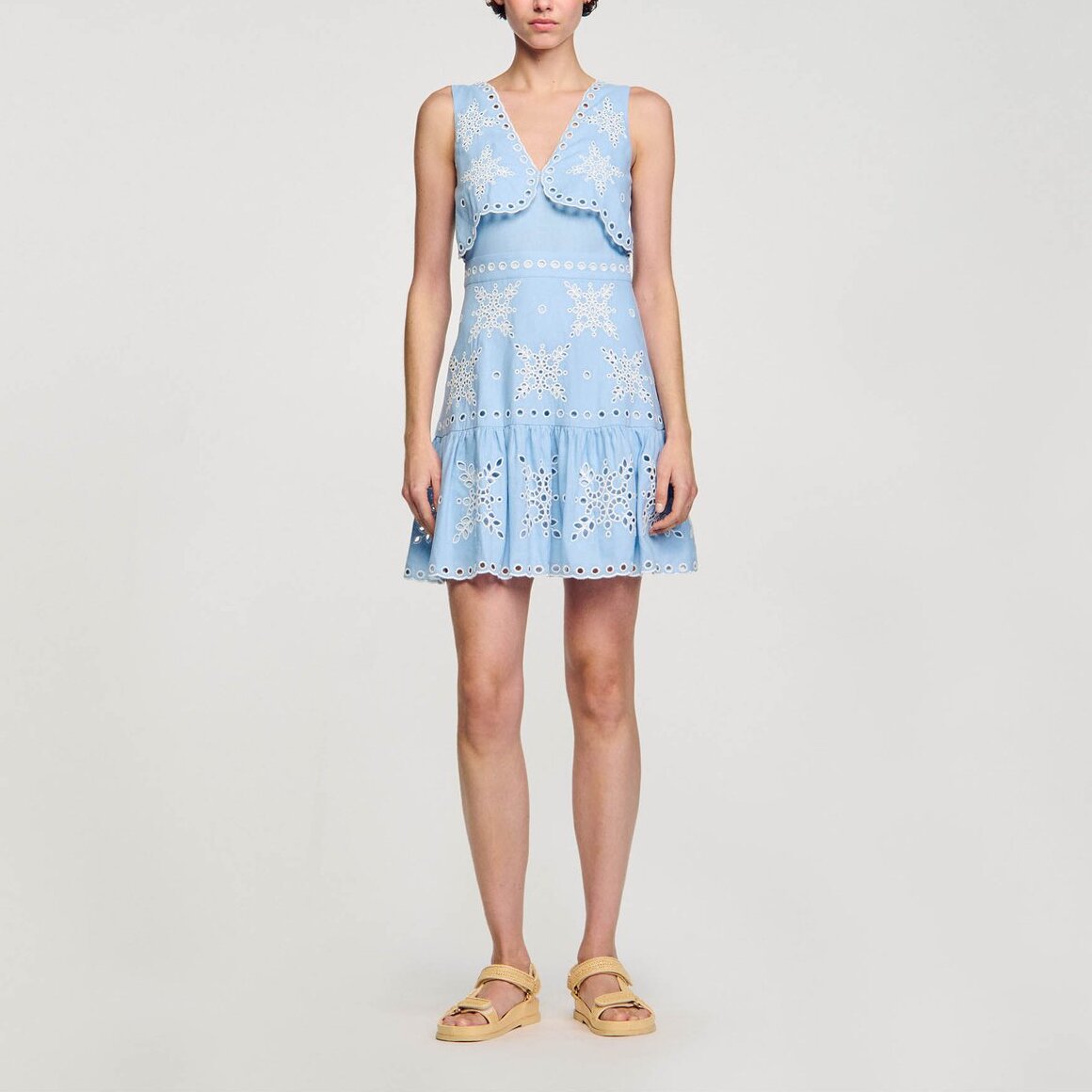 Robe courte à broderies anglaises Sandro seconde main