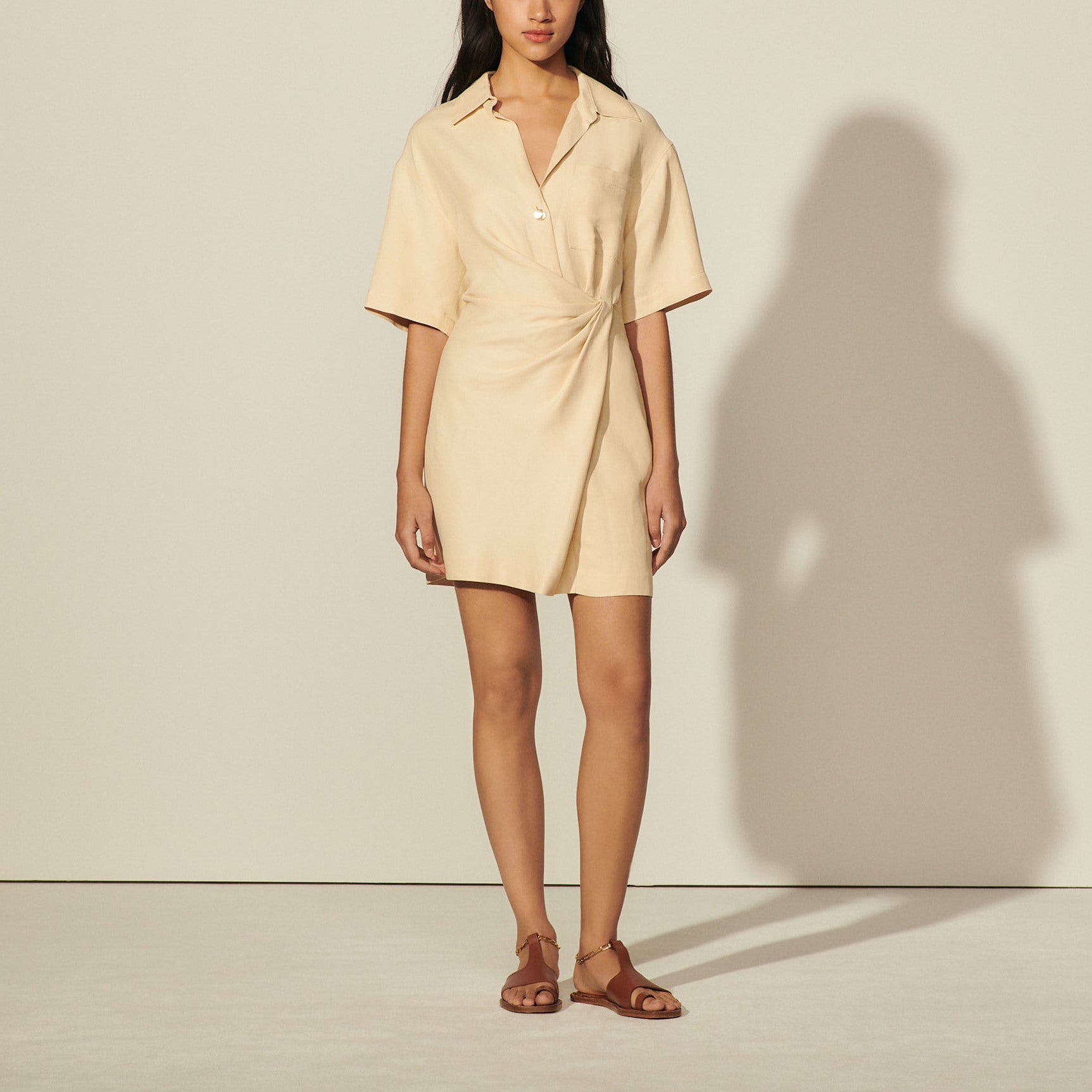 Robe courte drapée à manches courtes Sandro seconde main