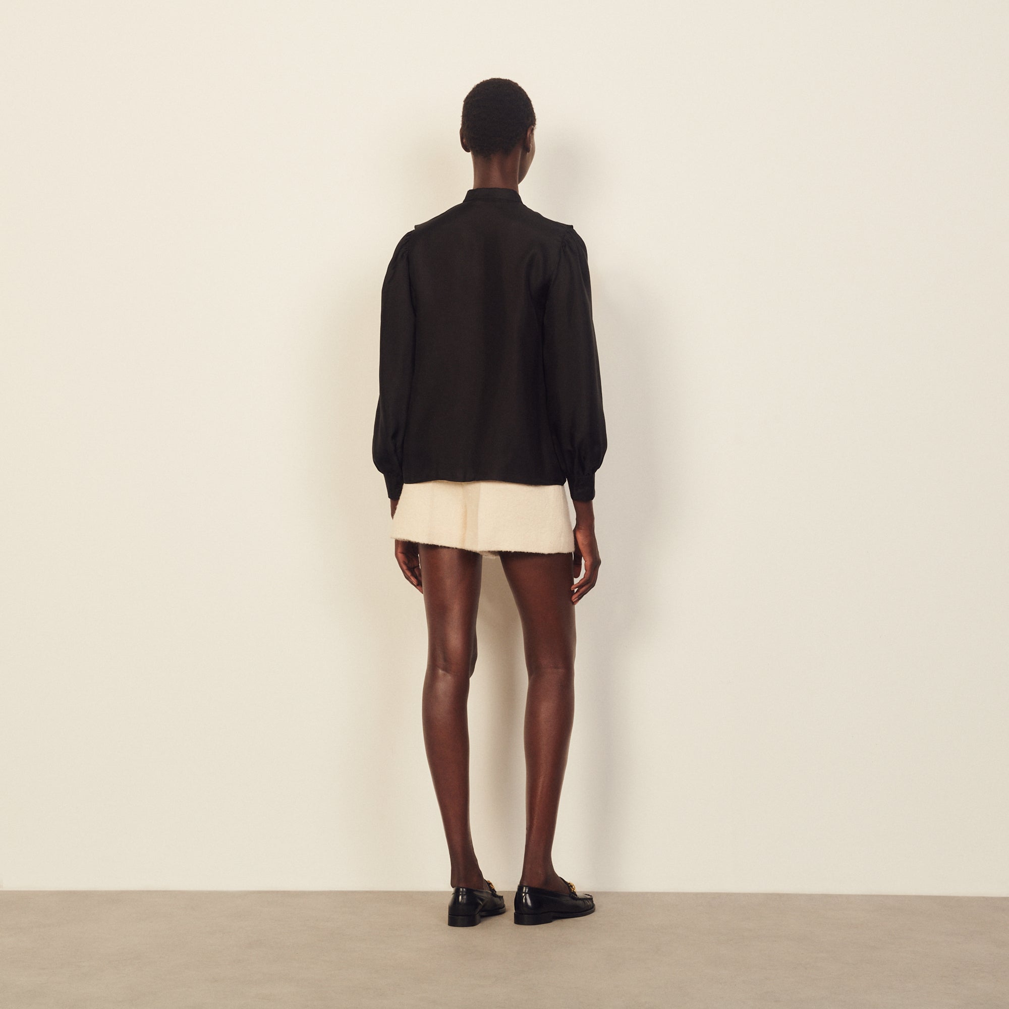 Chemise en soie à col jabot Sandro seconde main