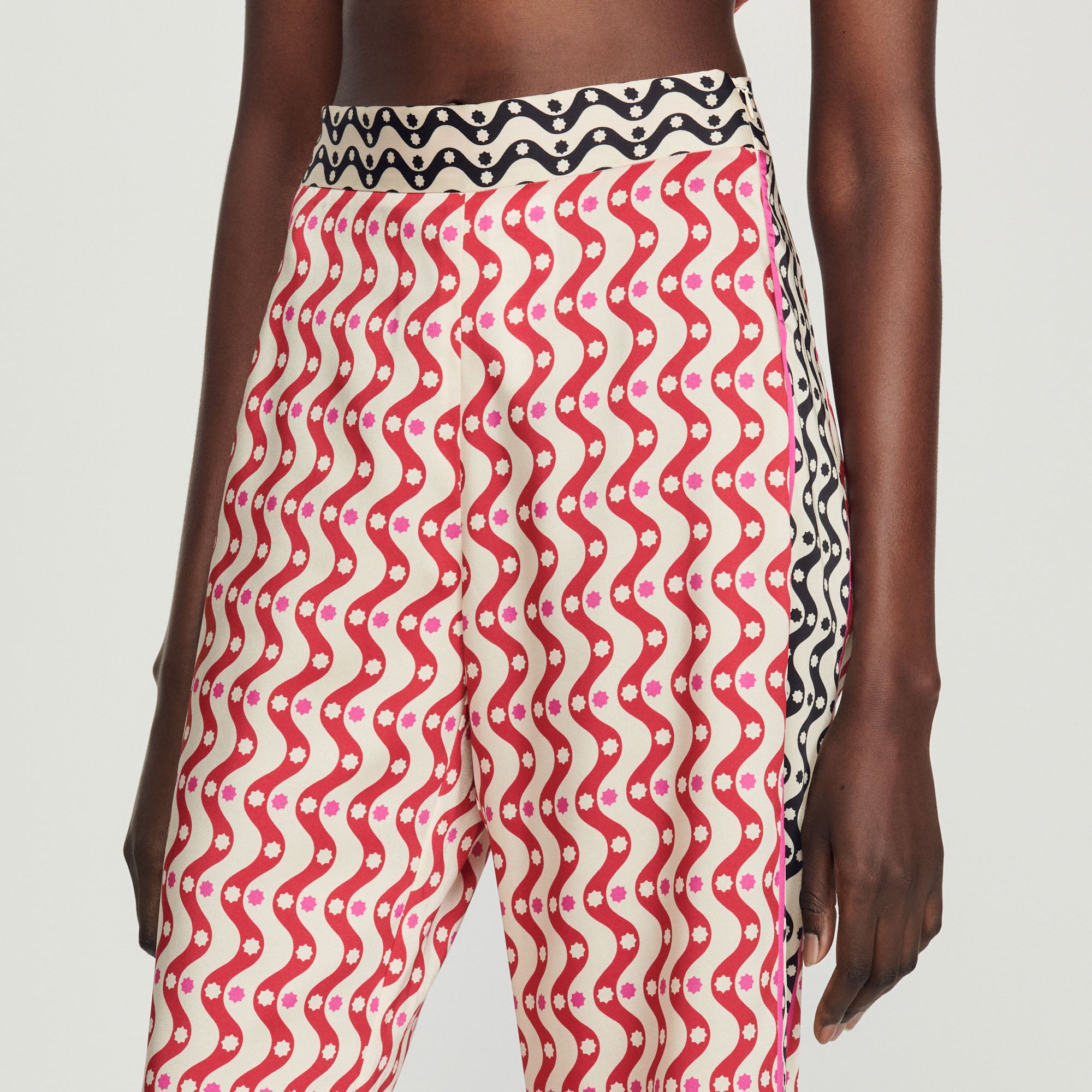 Pantalon fluide imprimé étoiles Sandro seconde main