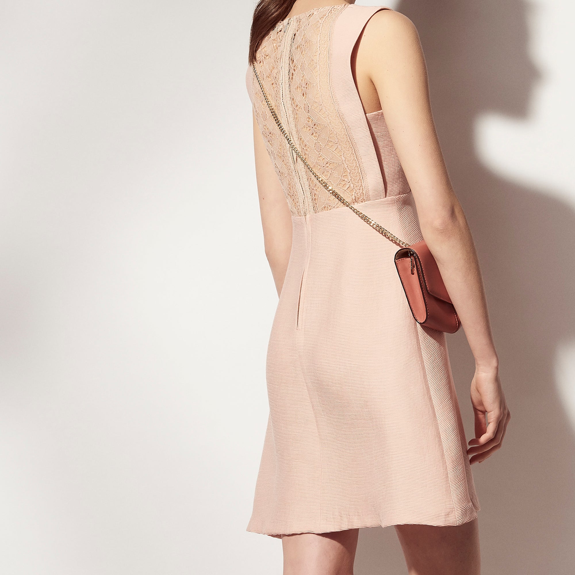 Robe sans manches, dentelle dos Sandro seconde main